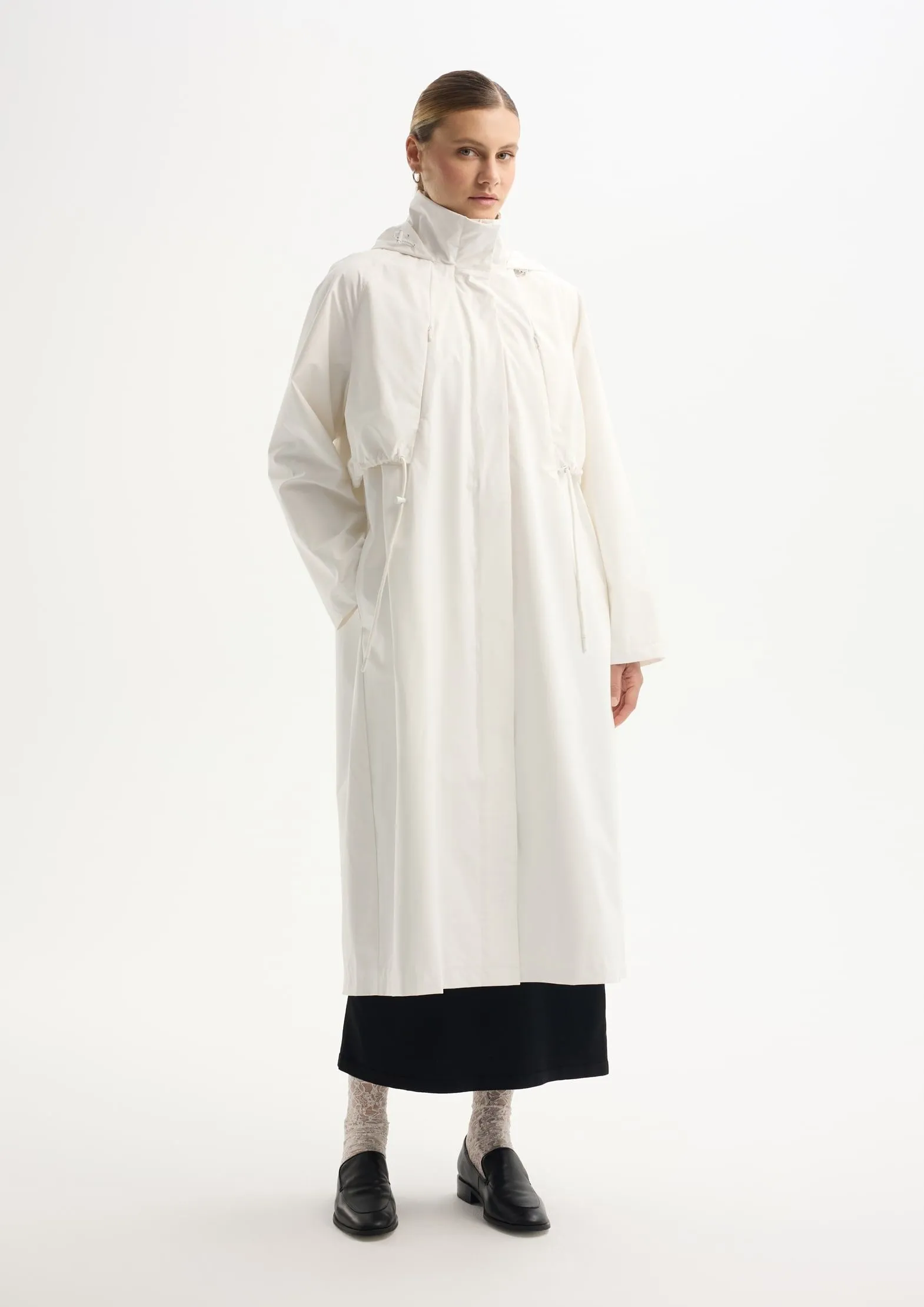 Плащ на мембране 15000/15000 с грязеотталкивающим эффектом