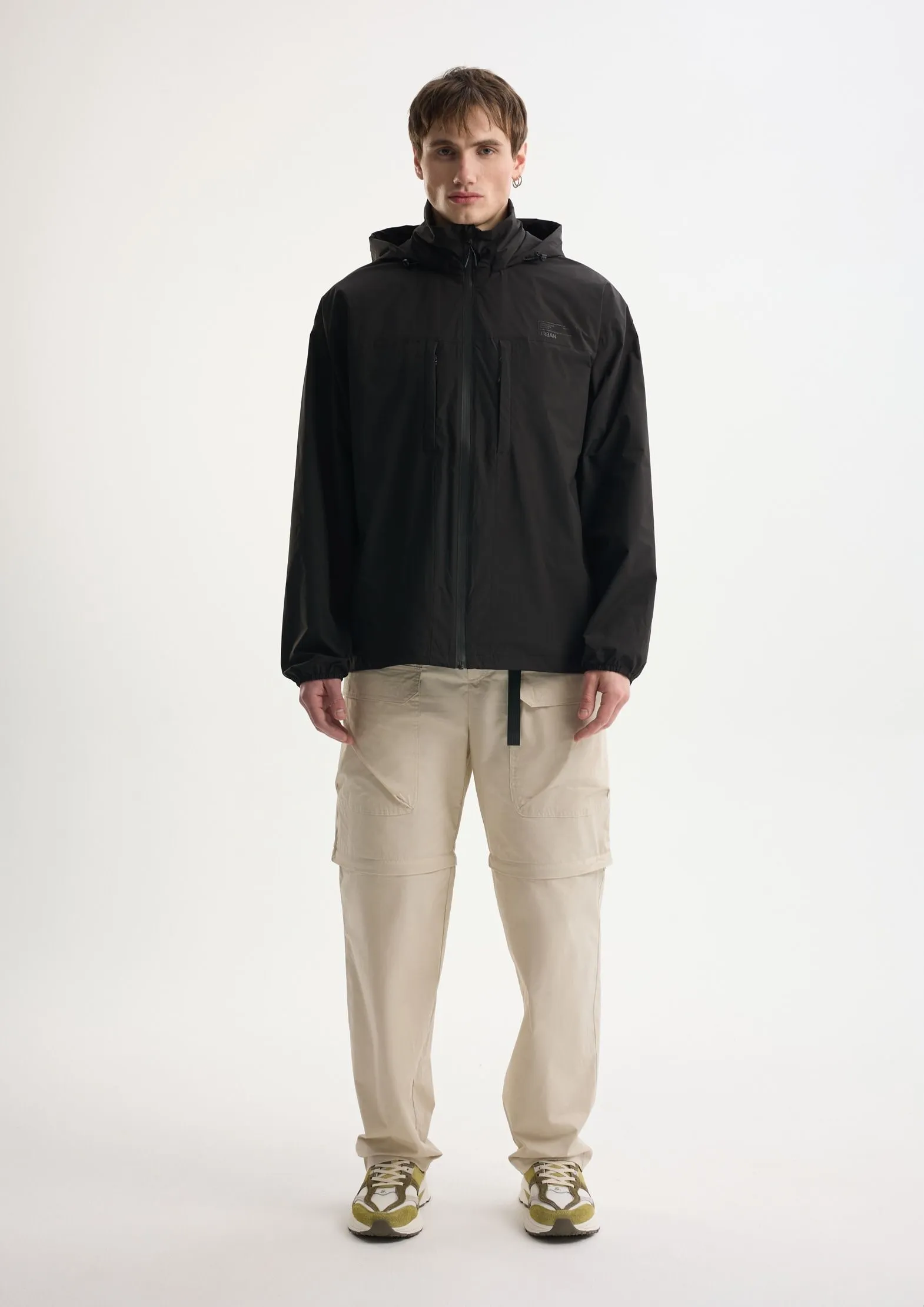 Ветровка из технологичной ткани на мембране 5000/5000