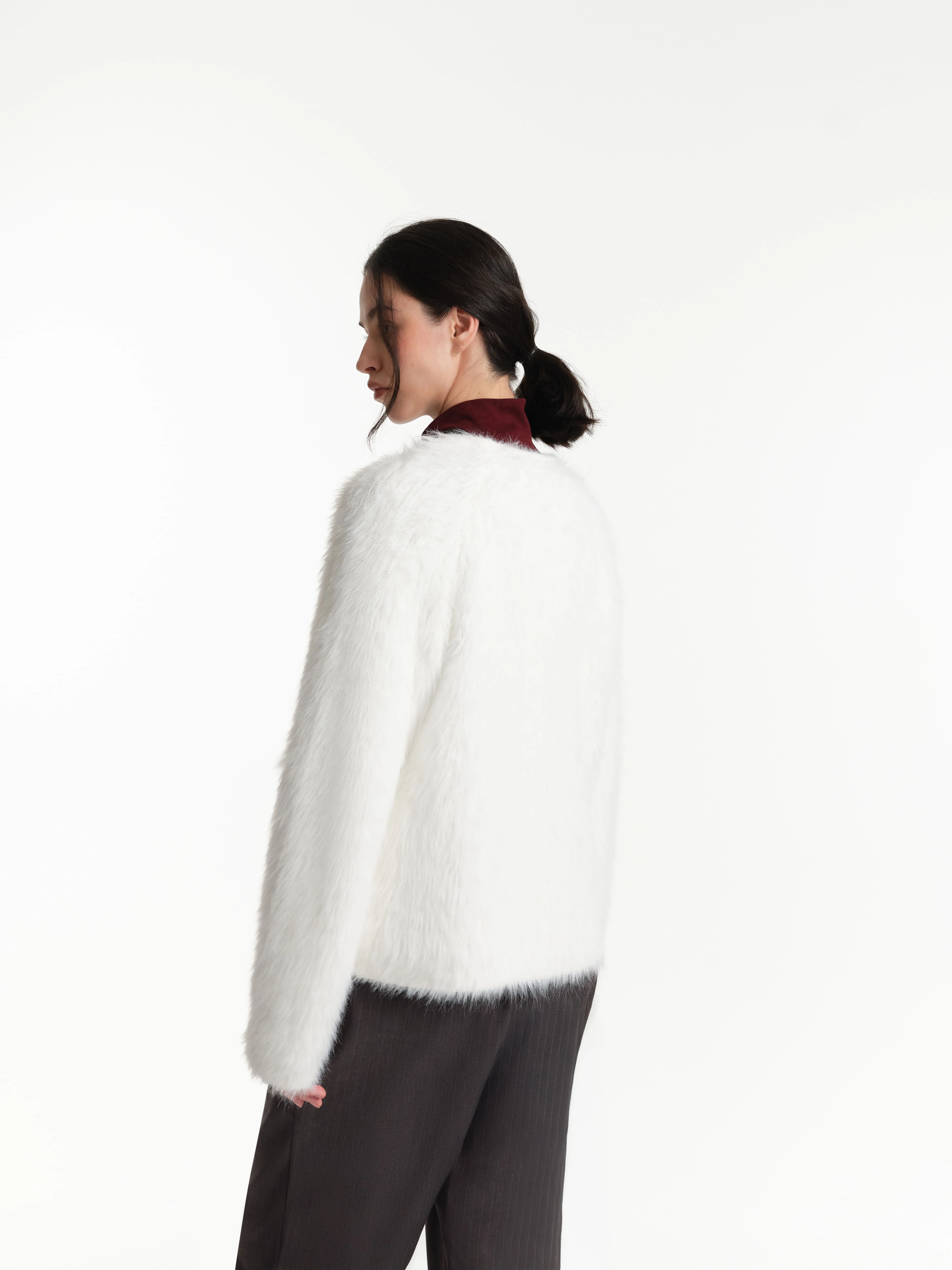 Свитер из пряжи с длинным ворсом