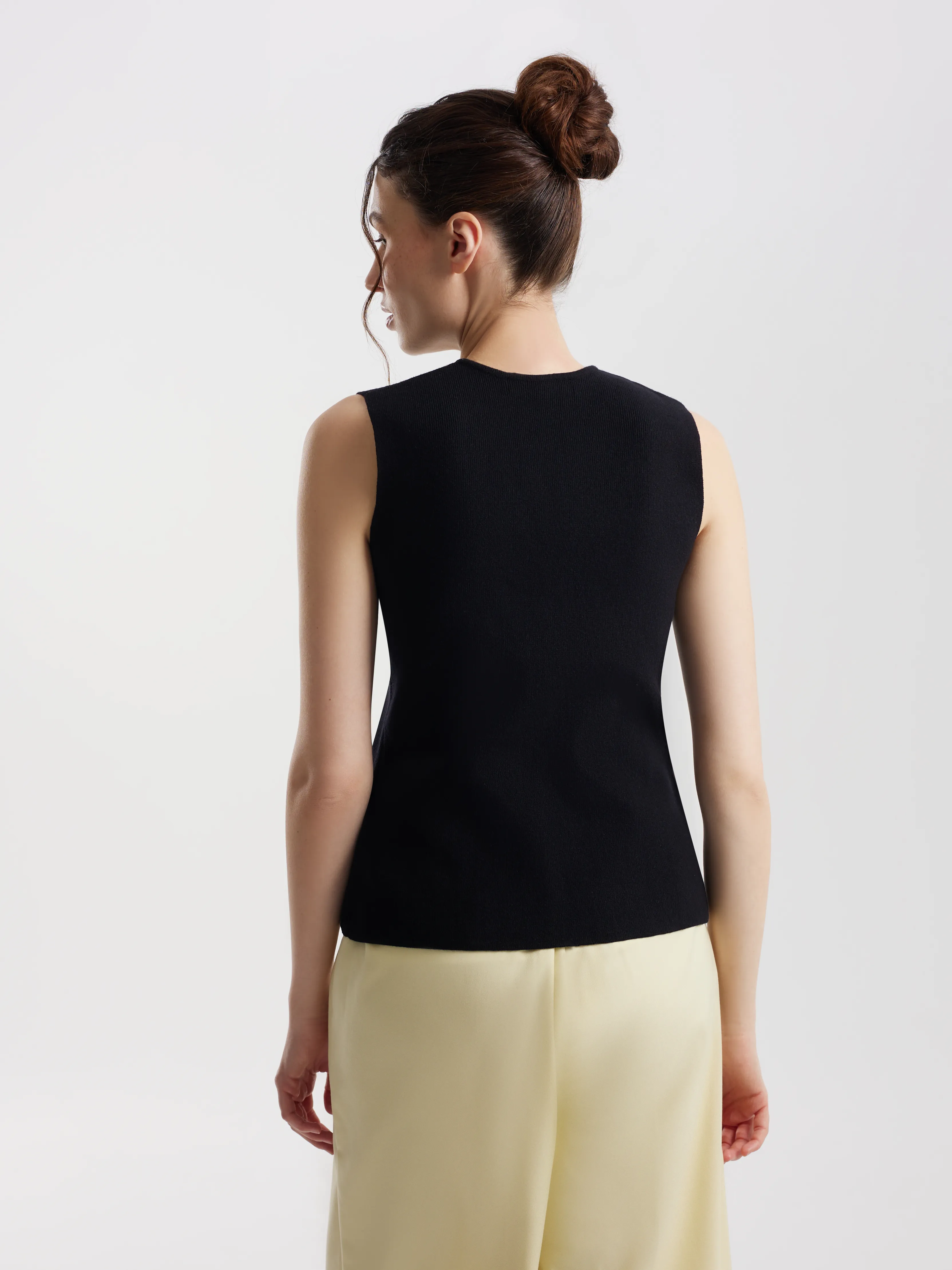 Жилет трикотажный с вискозой