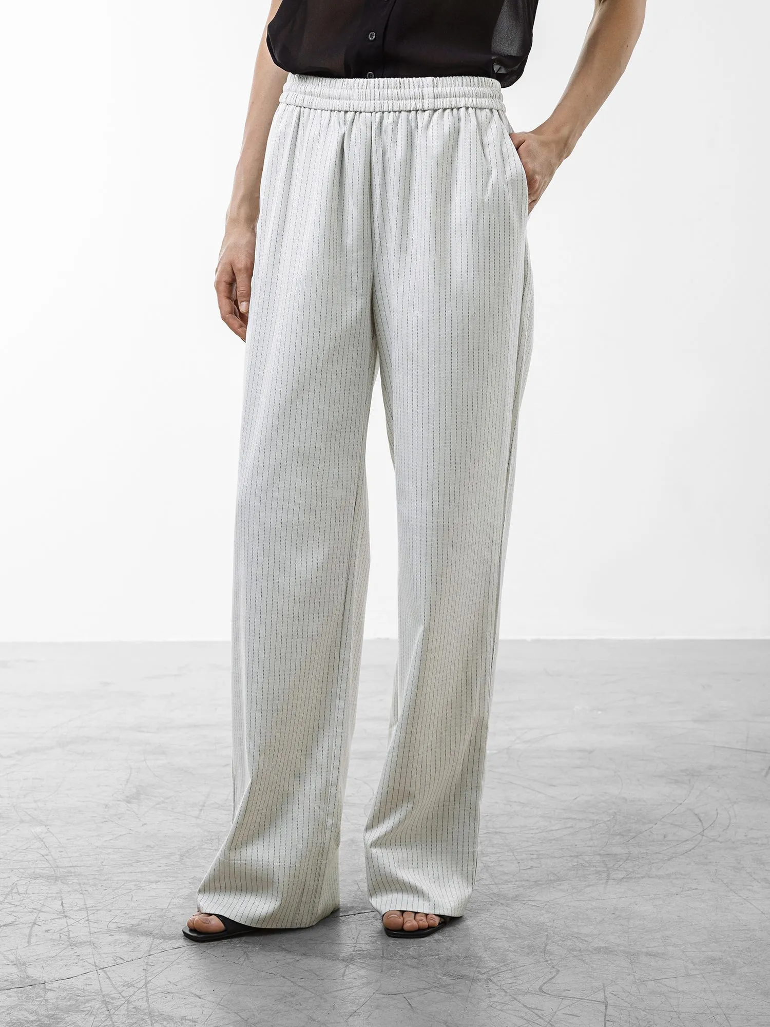 Брюки в полоску с высокой посадкой из переработанной поливискозы