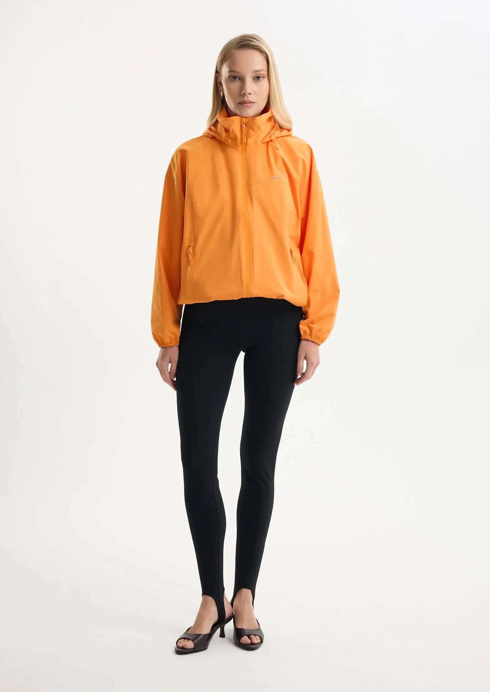 Ветровка из технологичной ткани на мембране 5000/5000