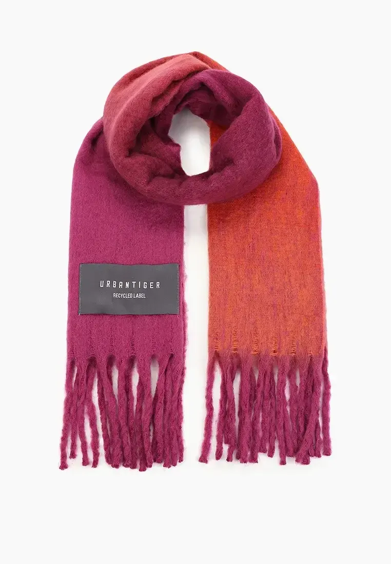 Объемный шерстяной шарф