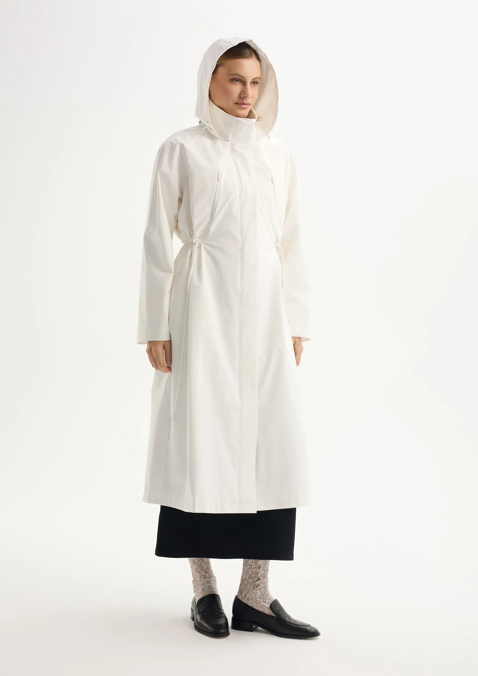 Плащ на мембране 15000/15000 с грязеотталкивающим эффектом