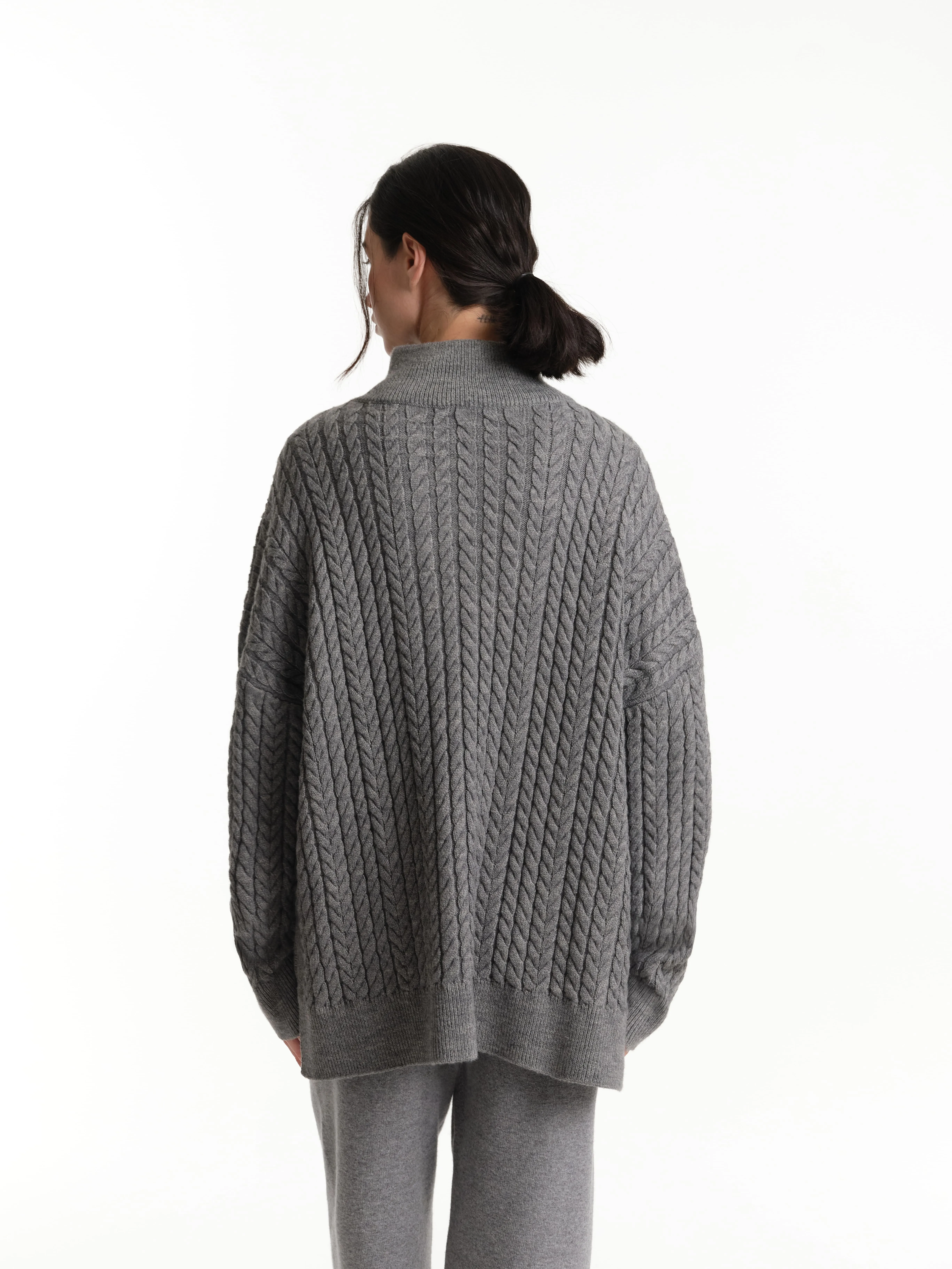 Джемпер вязаный косами с шерстью