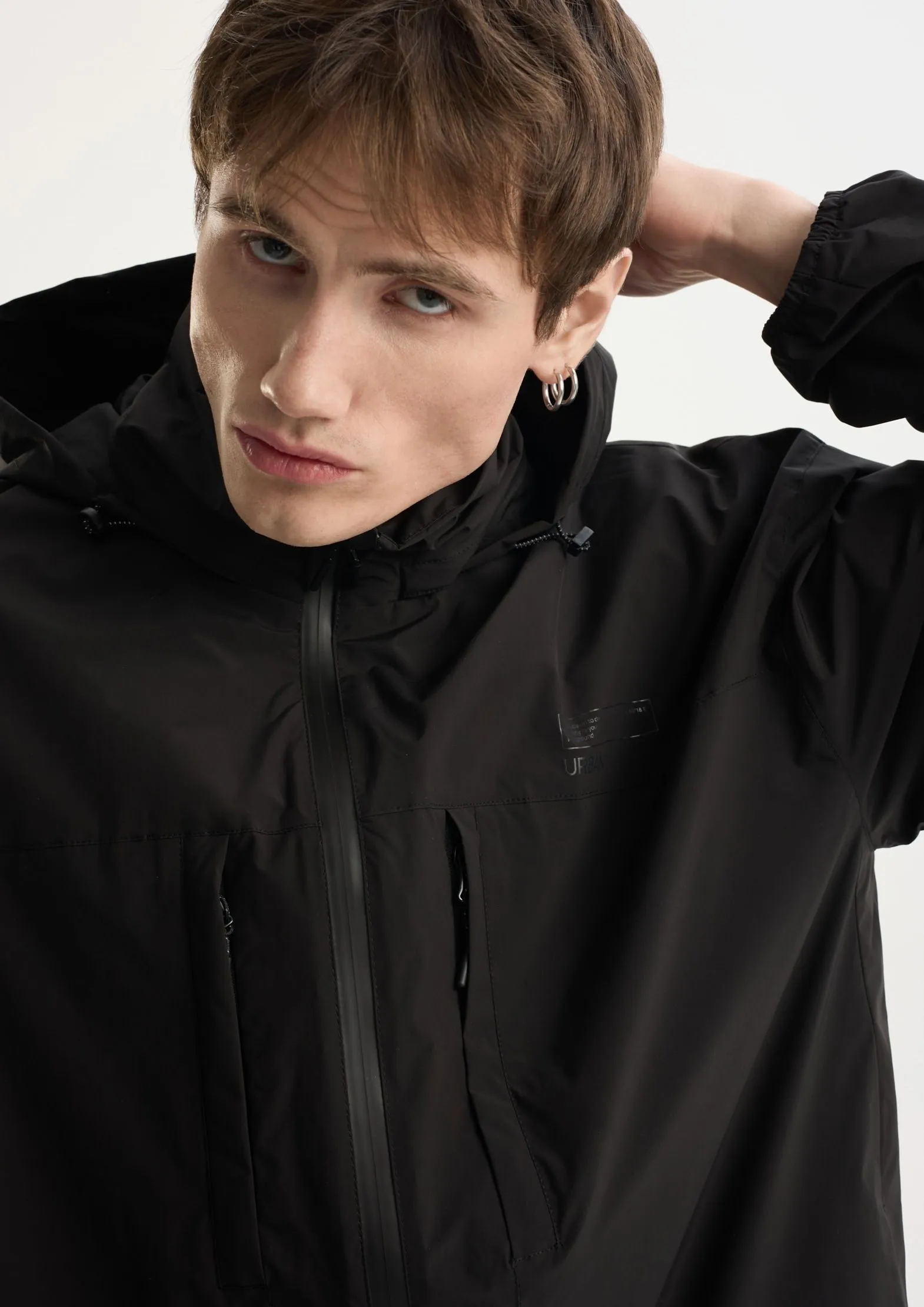 Ветровка из технологичной ткани на мембране 5000/5000