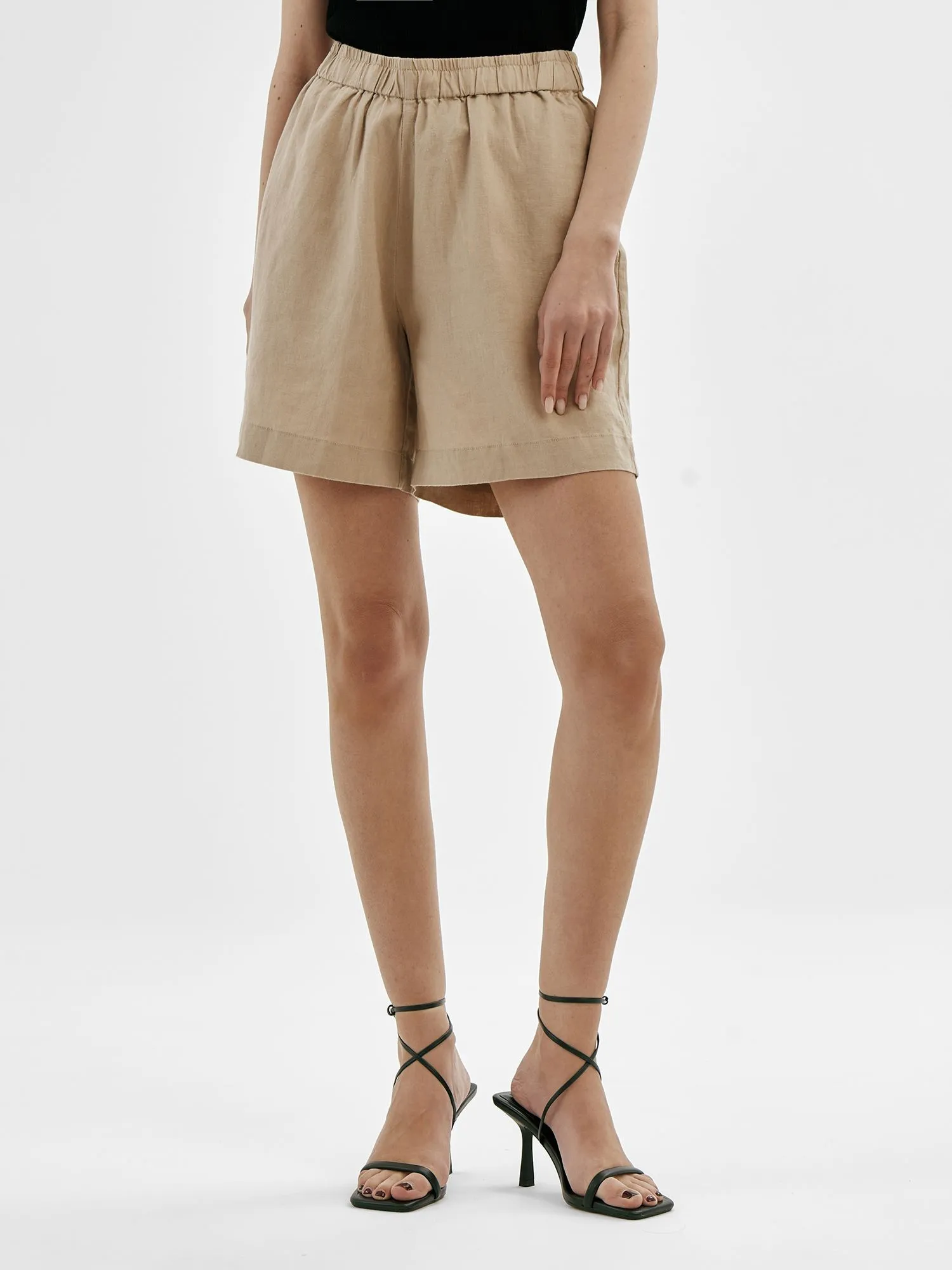 Льняные шорты