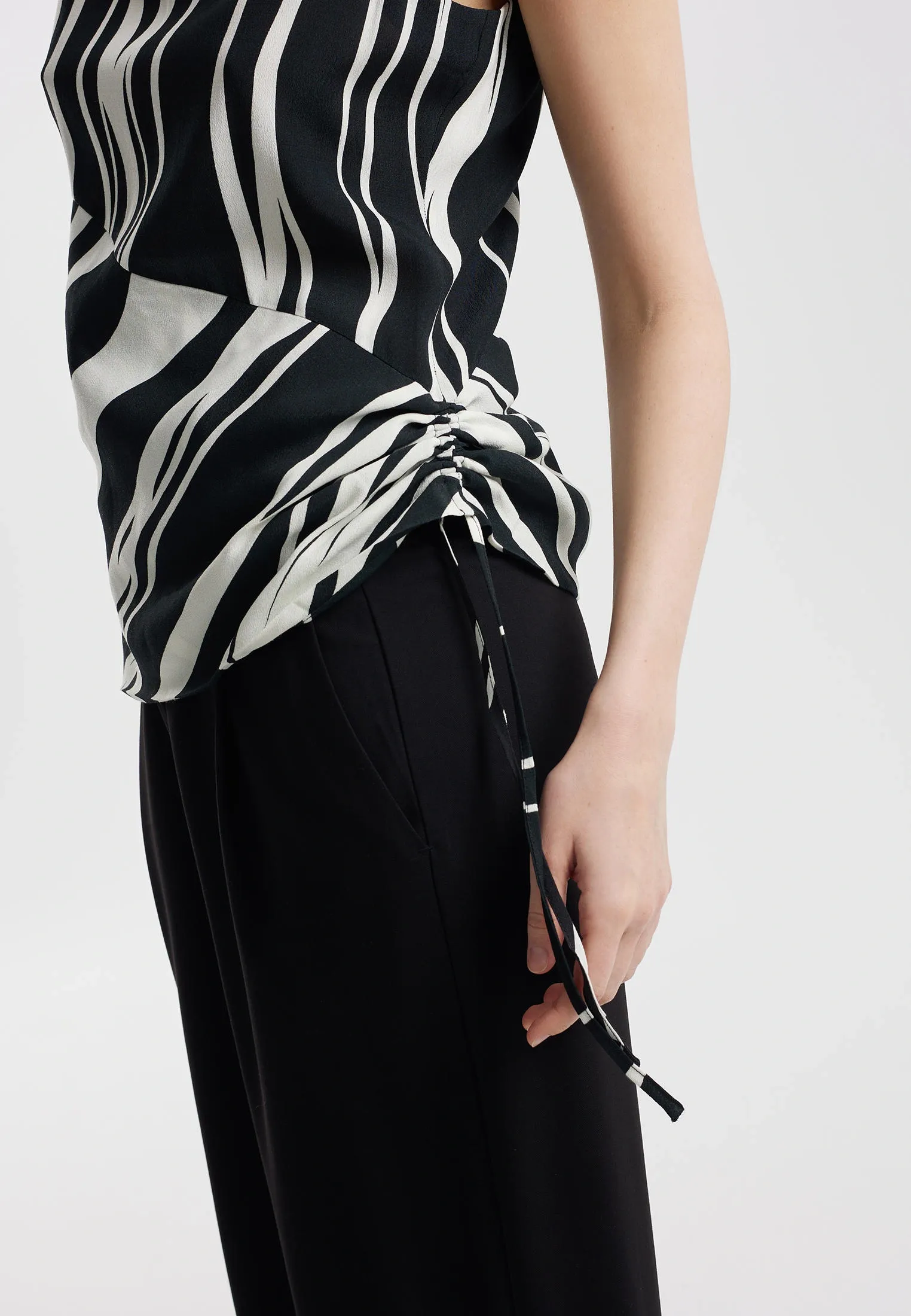 Топ из вискозы с принтом