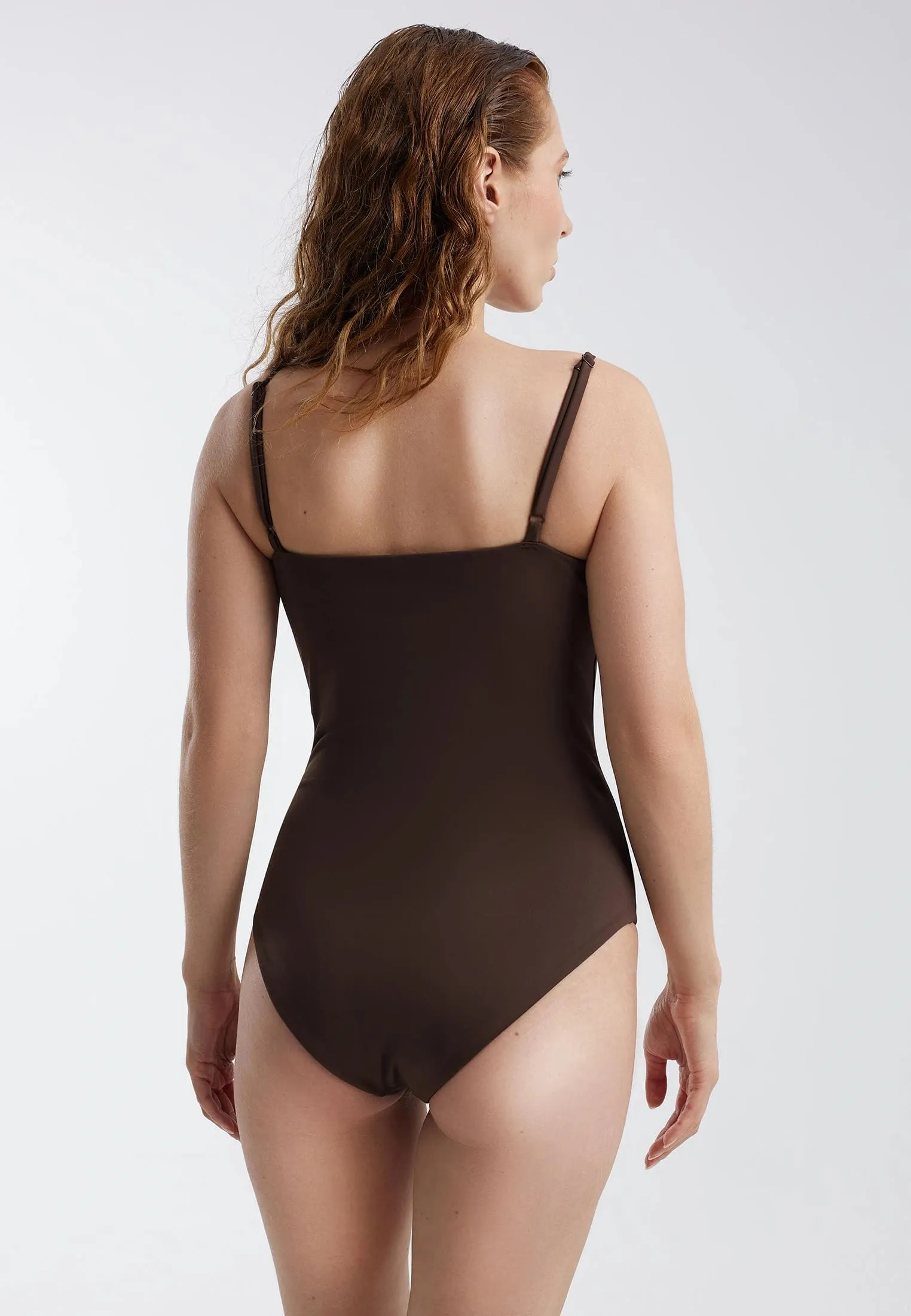 Купальник из переработанного полиэстера