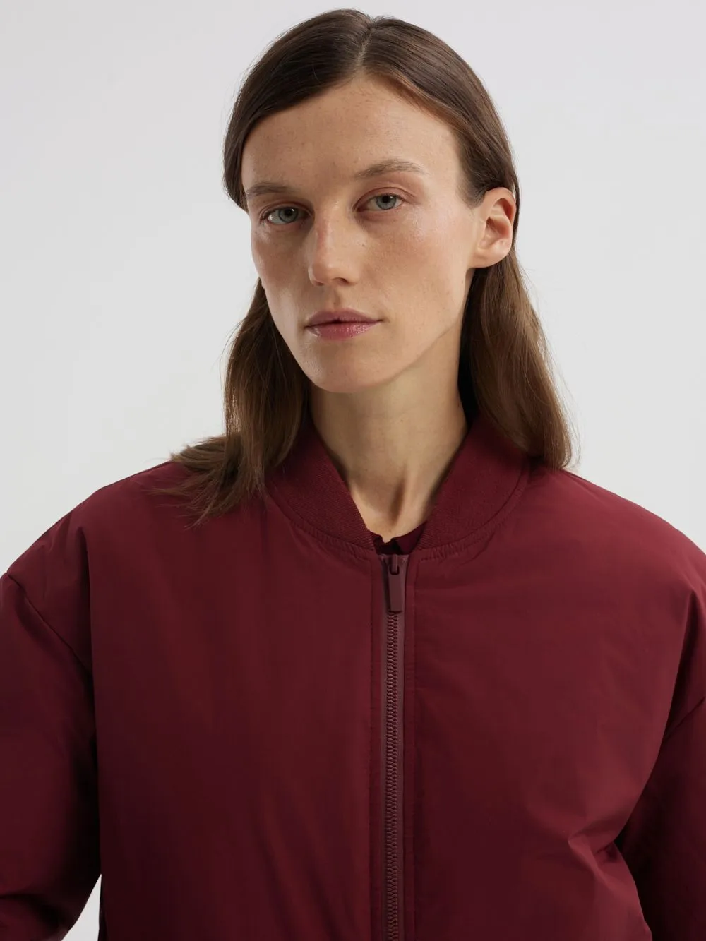 Утепленный бомбер из переработанного полиэстера на мембране