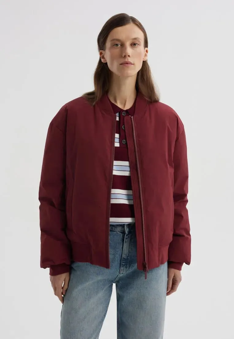 Утепленный бомбер из переработанного полиэстера на мембране