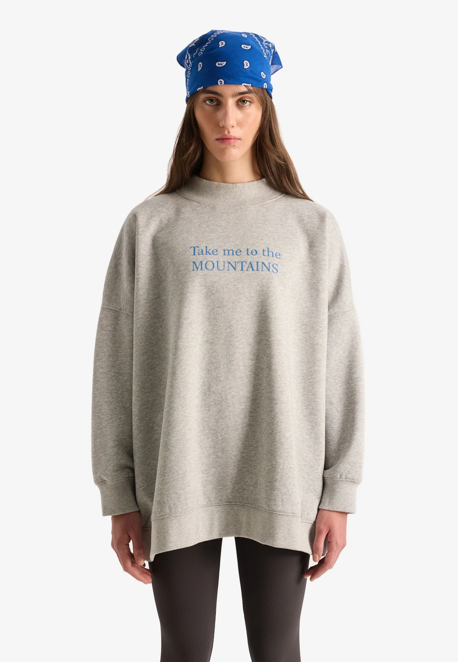 Утепленный oversize свитшот с принтом
