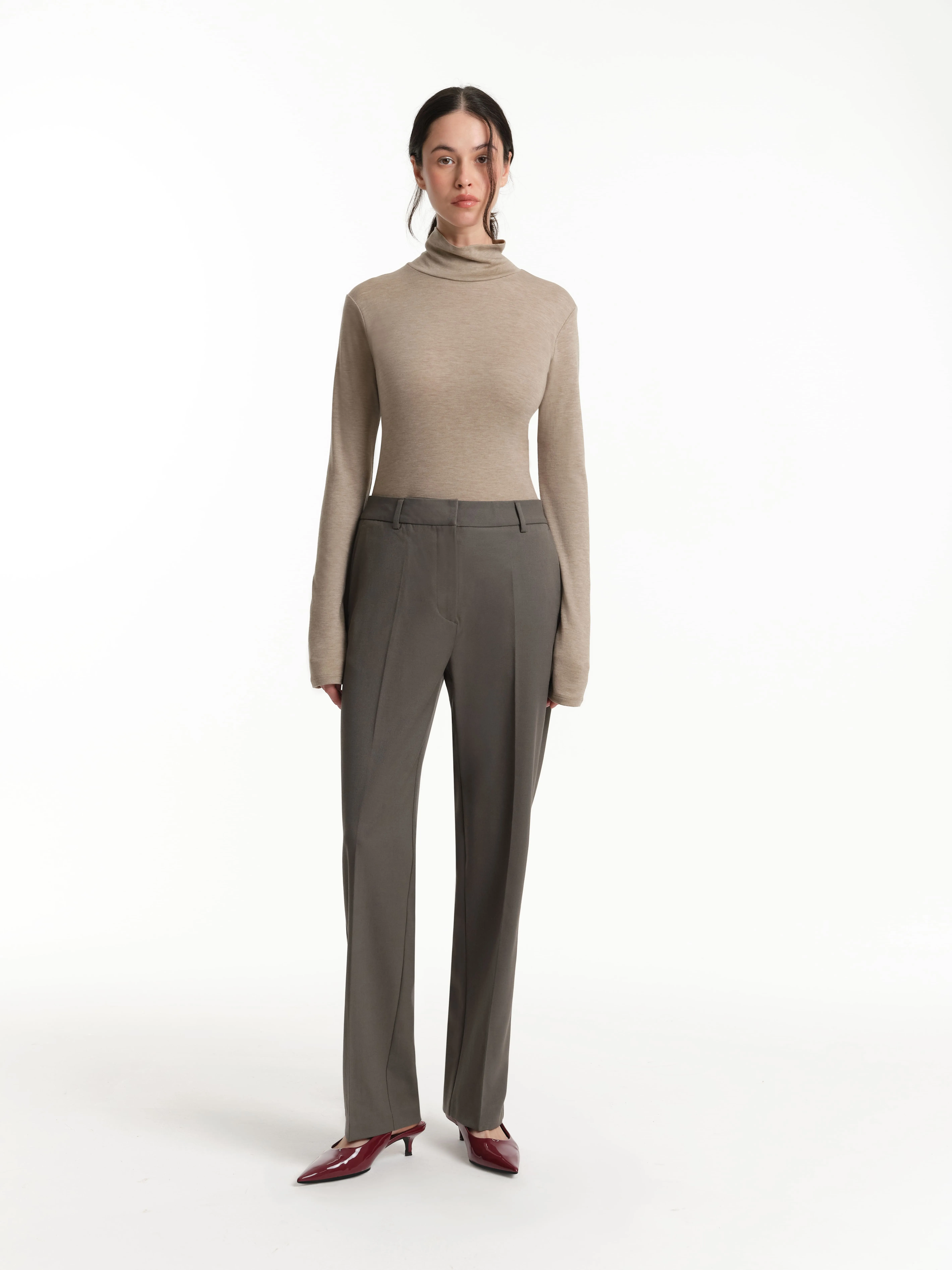 Джемпер с высоким горлом