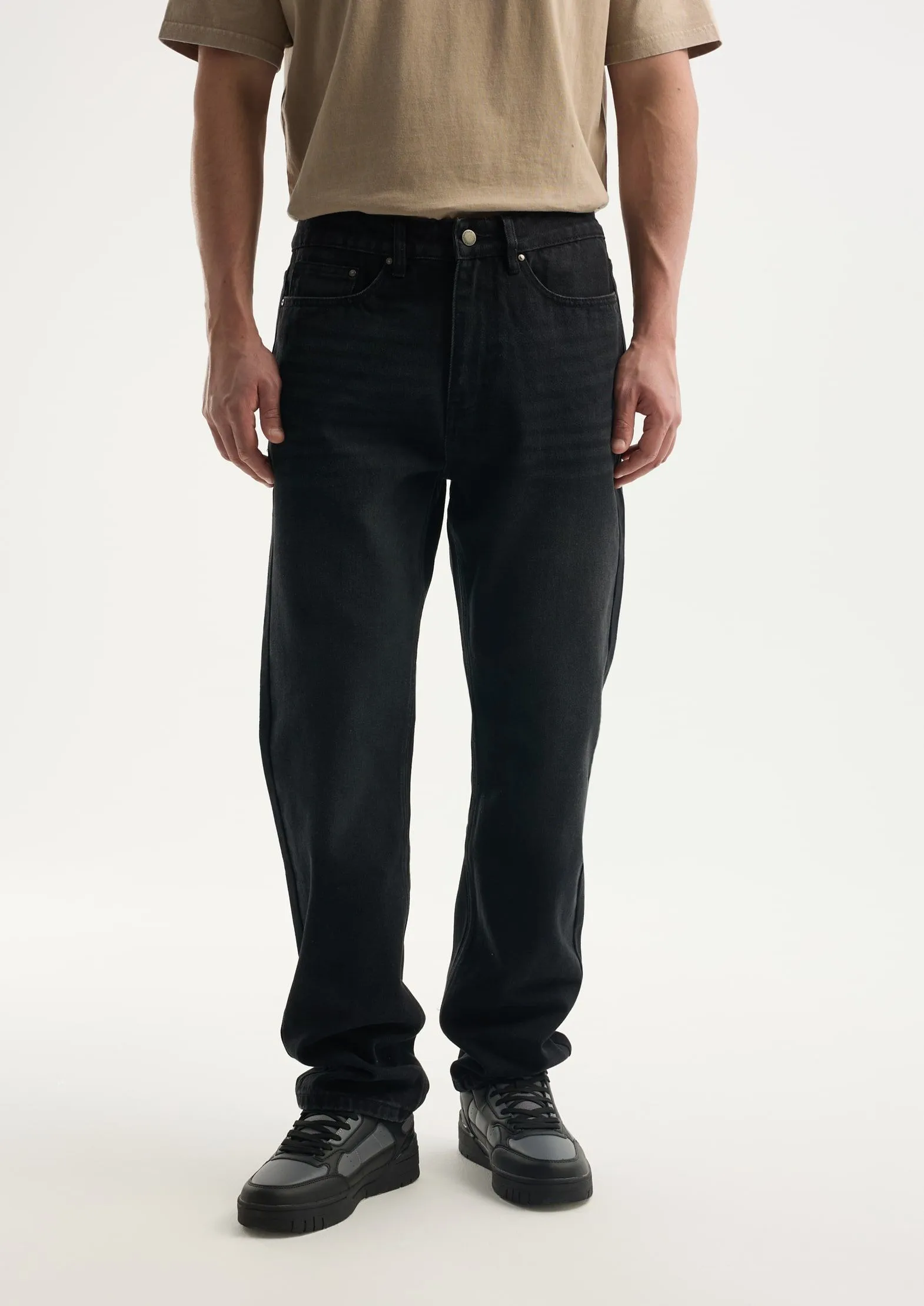 Джинсы tapered fit