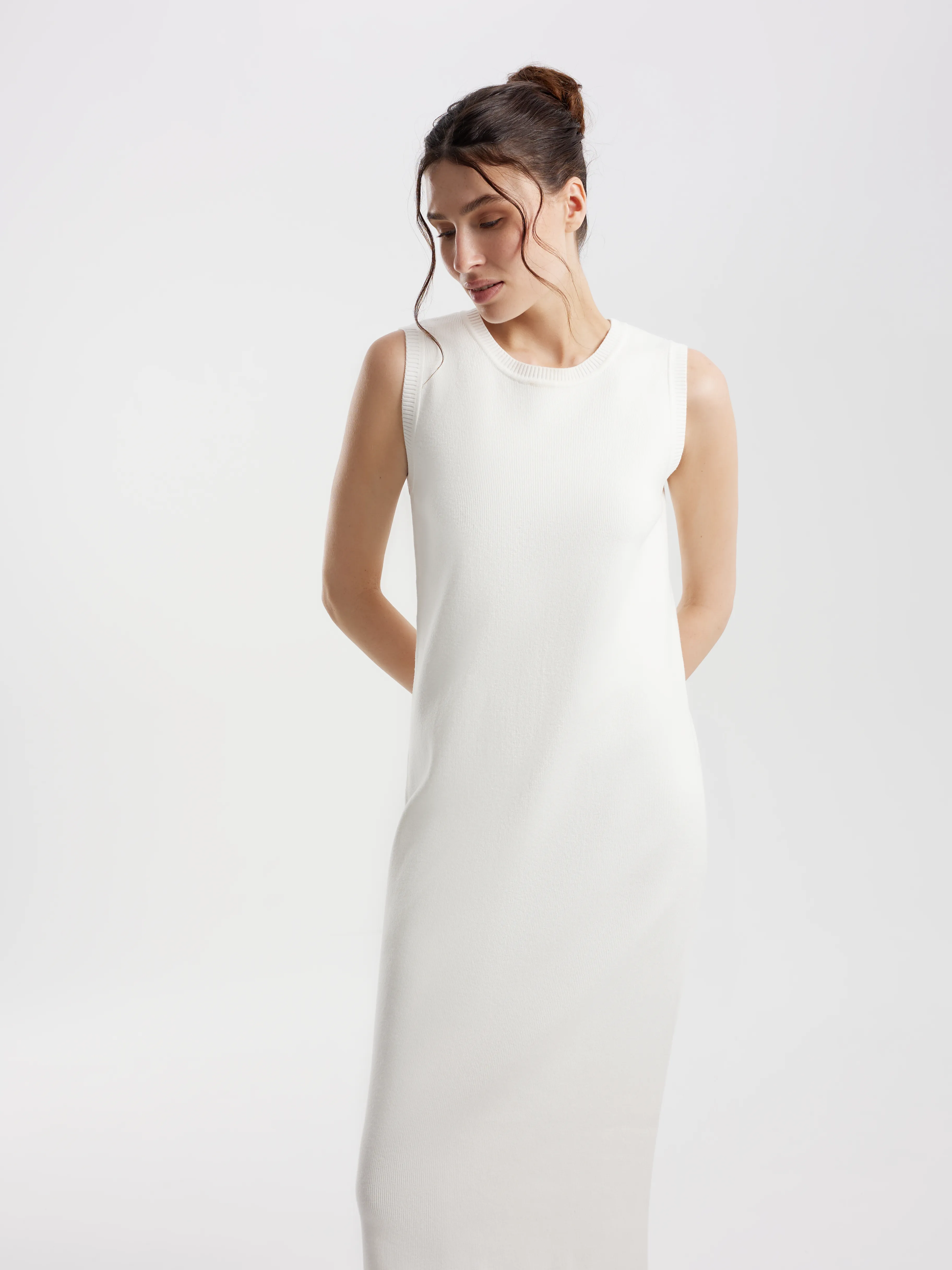 Вязаное трикотажное платье макси с вискозой