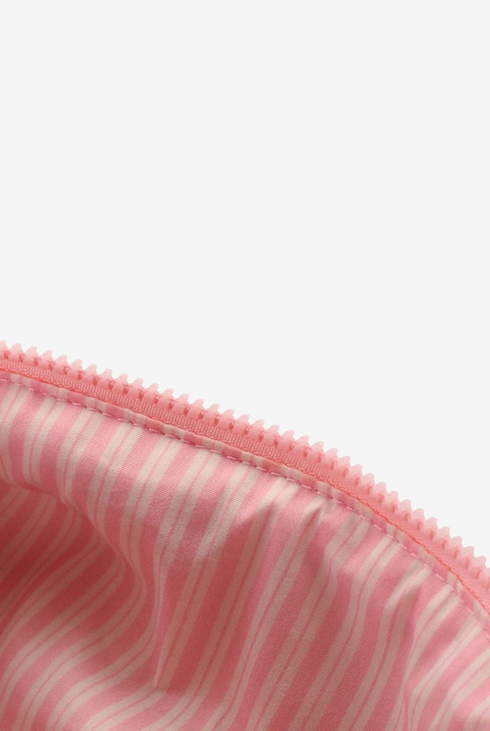 Косметичка из стеганой плюшевой ткани