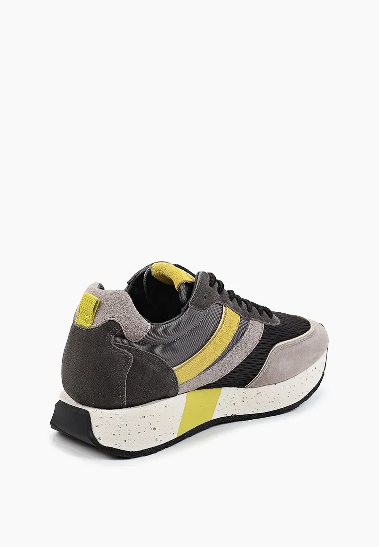 Демисезонные кроссовки из натуральной кожи