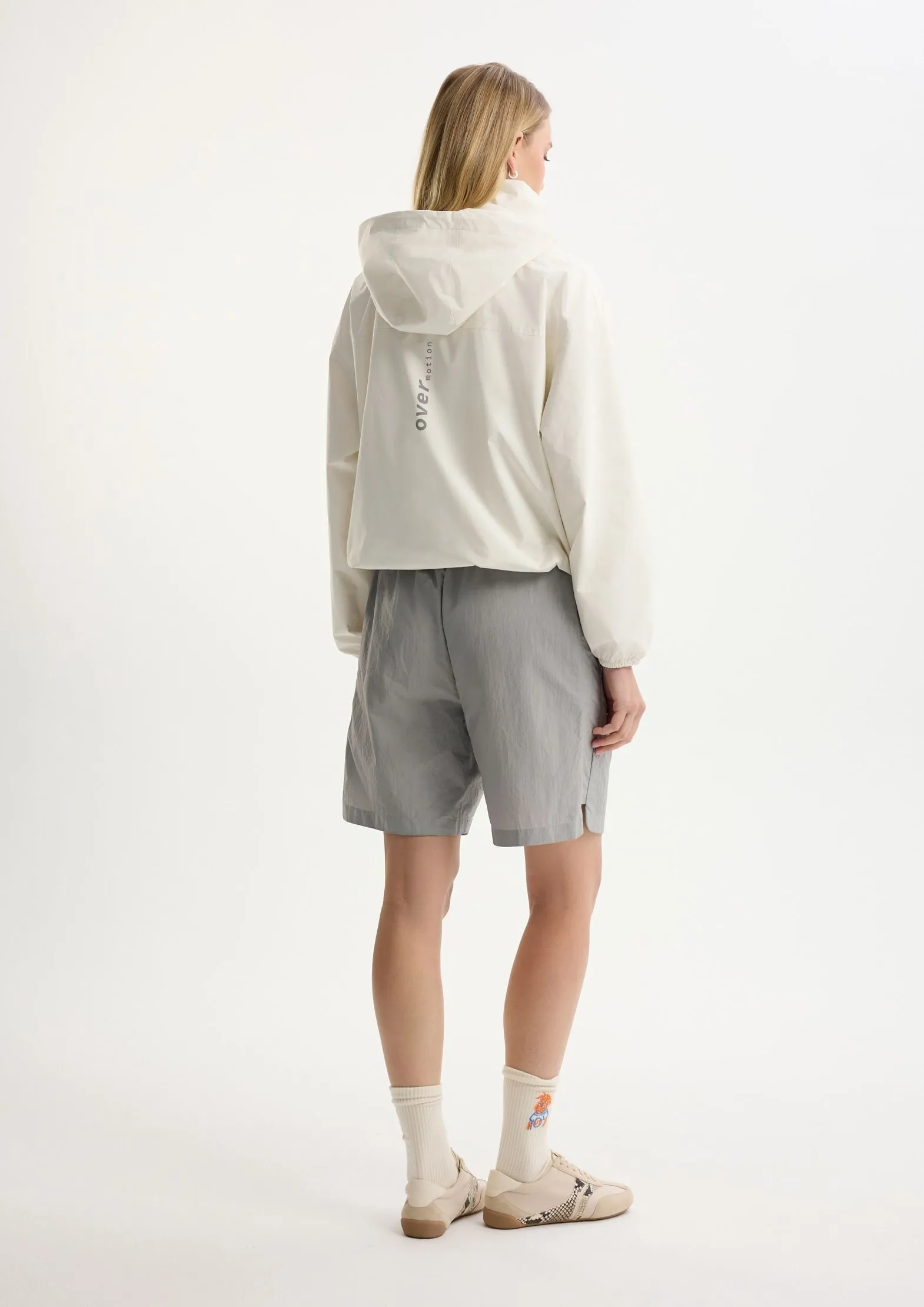 Ветровка из технологичной ткани на мембране 5000/5000