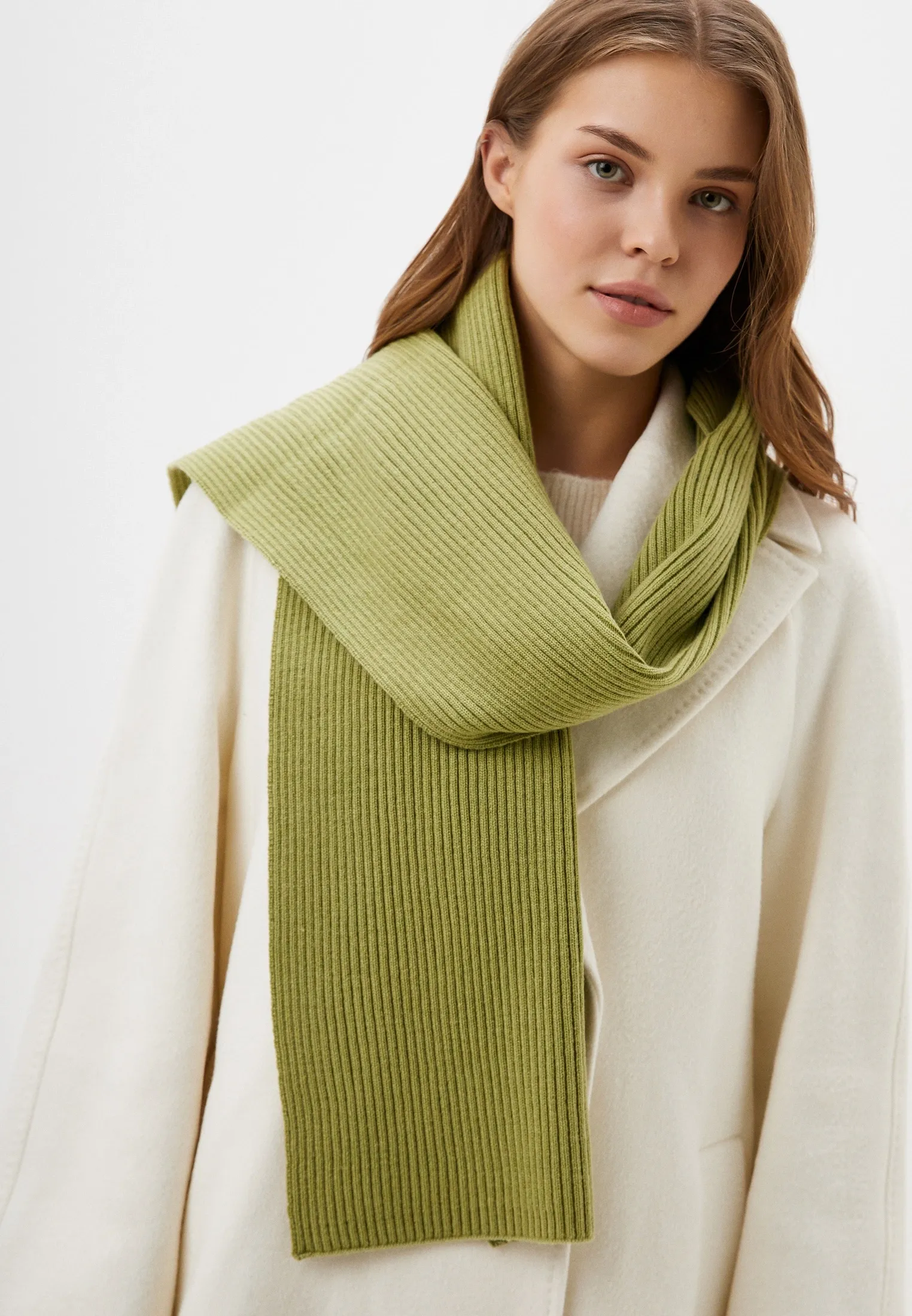 Вязаный шерстяной шарф