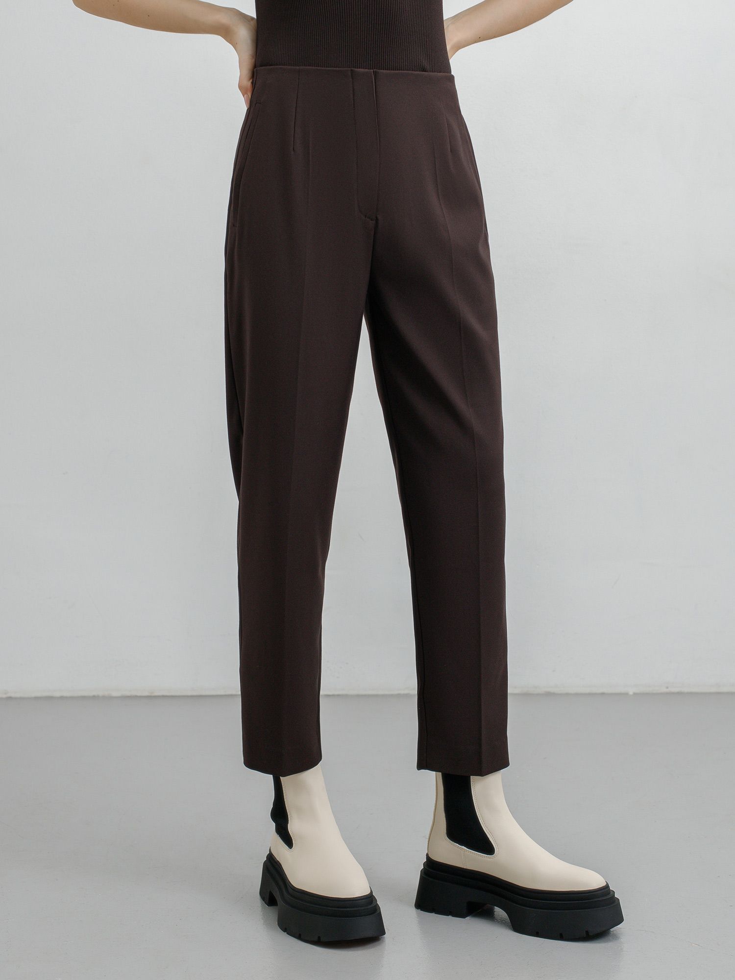 Укороченные брюки из переработанной поливискозы. Изображение 7