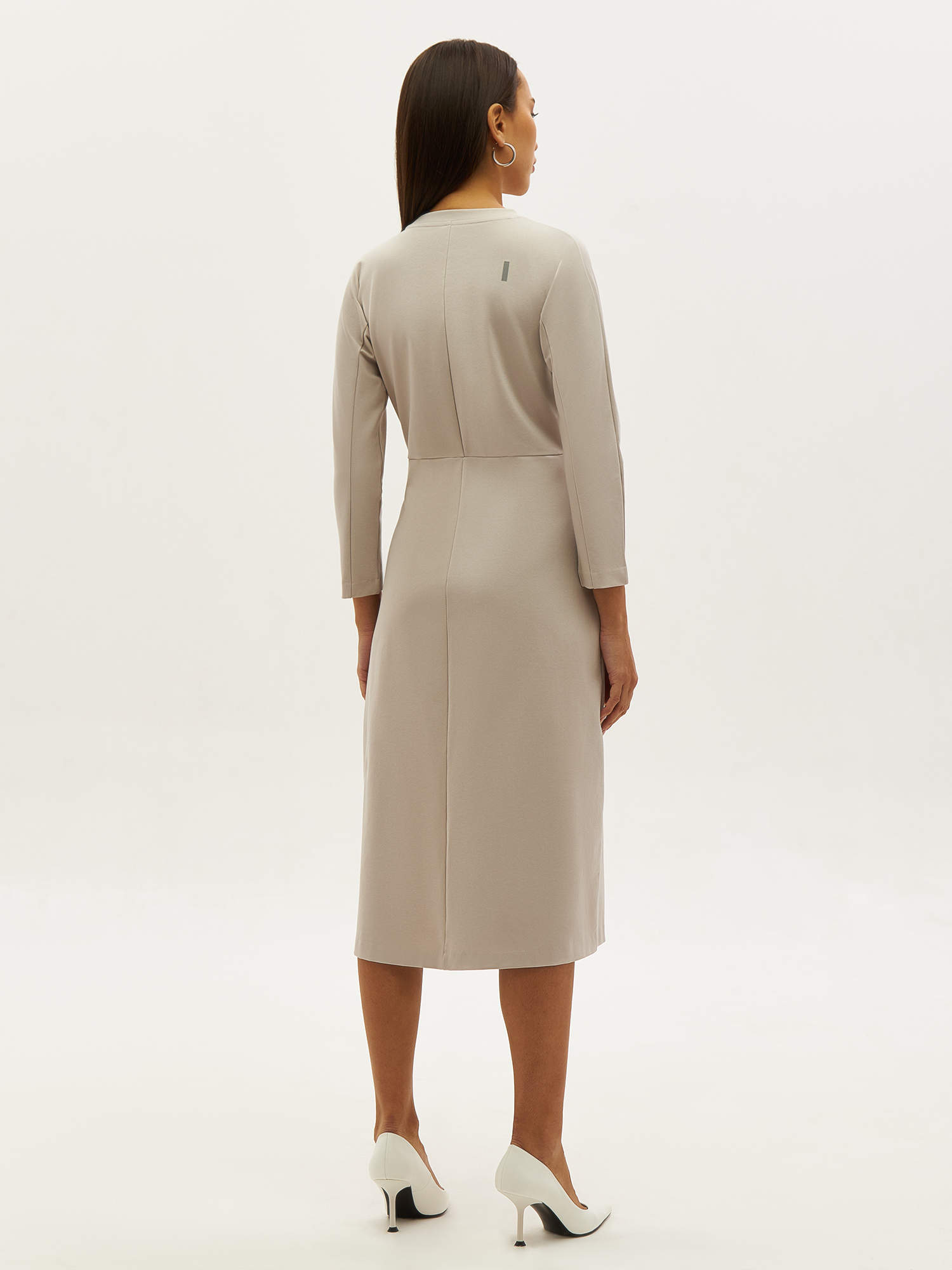 Трикотажное платье PAVO со светоотражающим брендингом. Изображение 5
