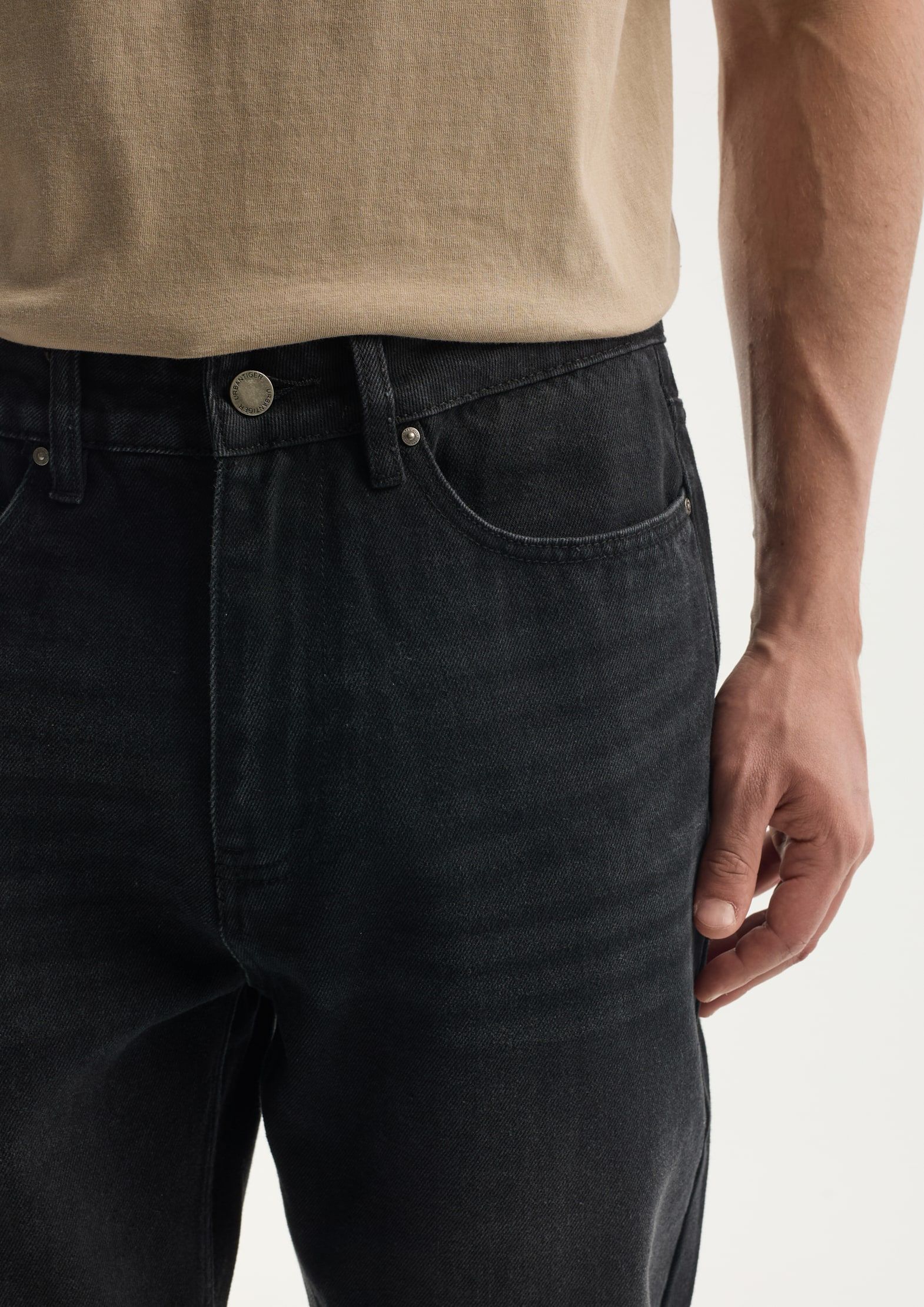Джинсы tapered fit