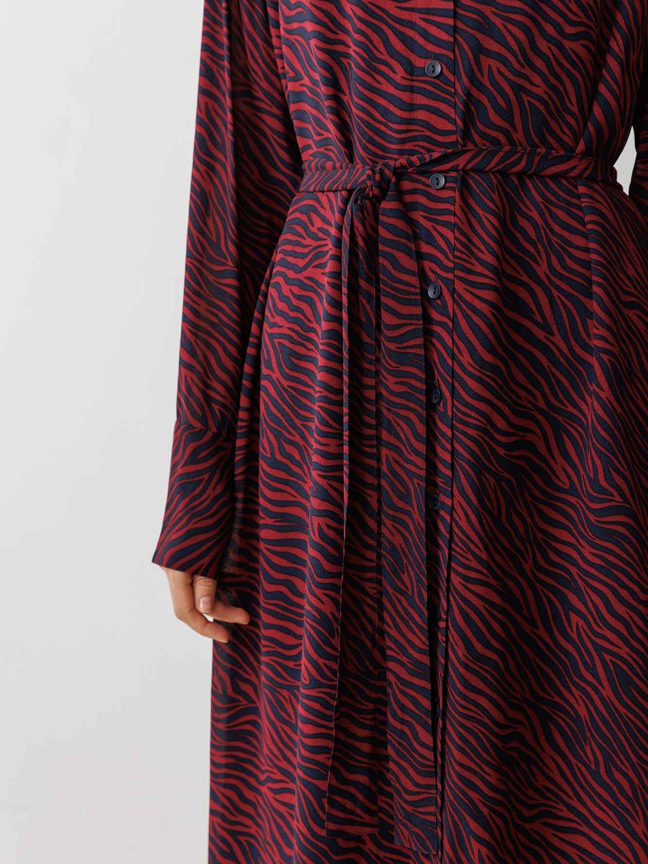 изображение платье миди из вискозы