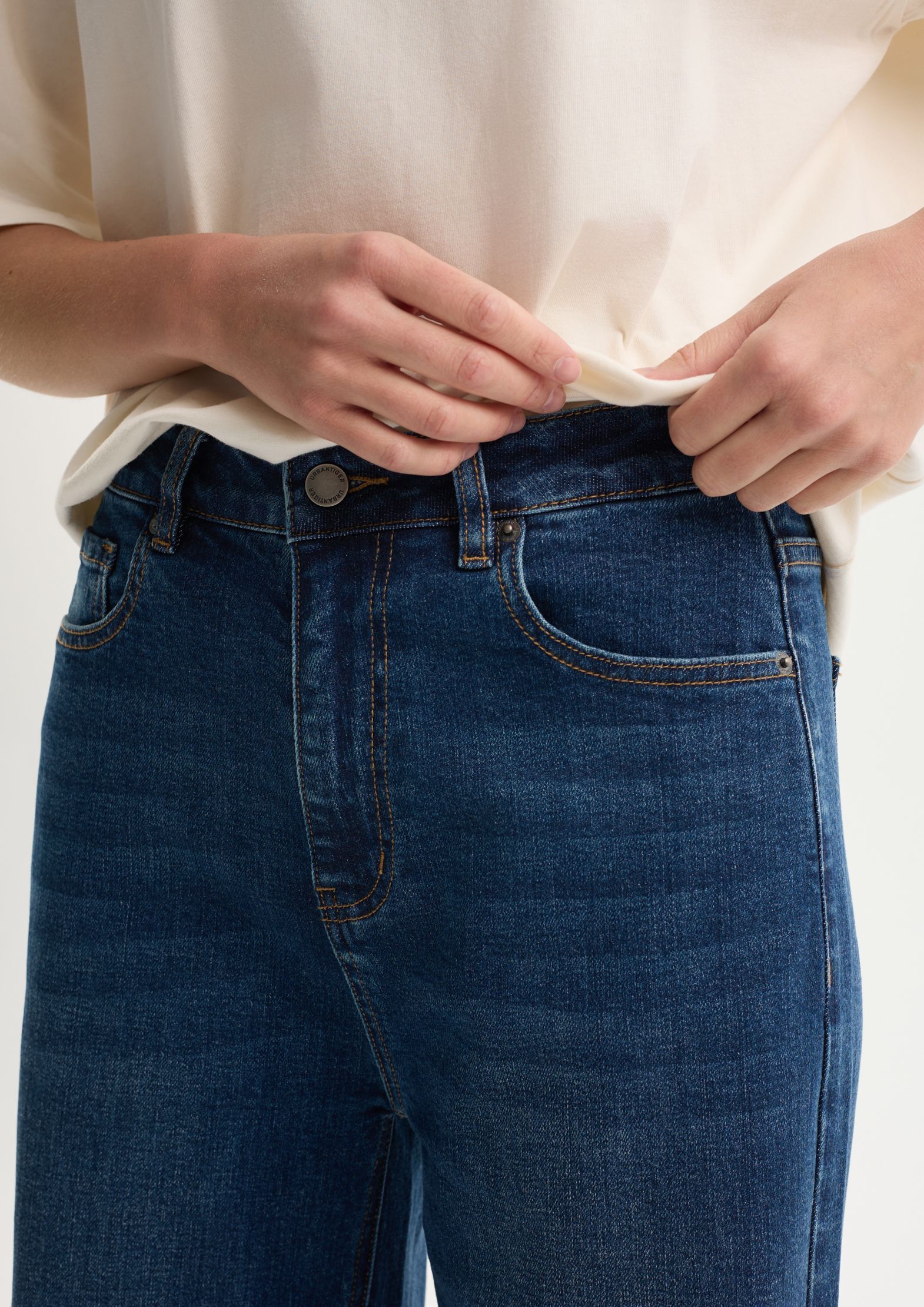 Джинсы wide leg с эффектом стирки