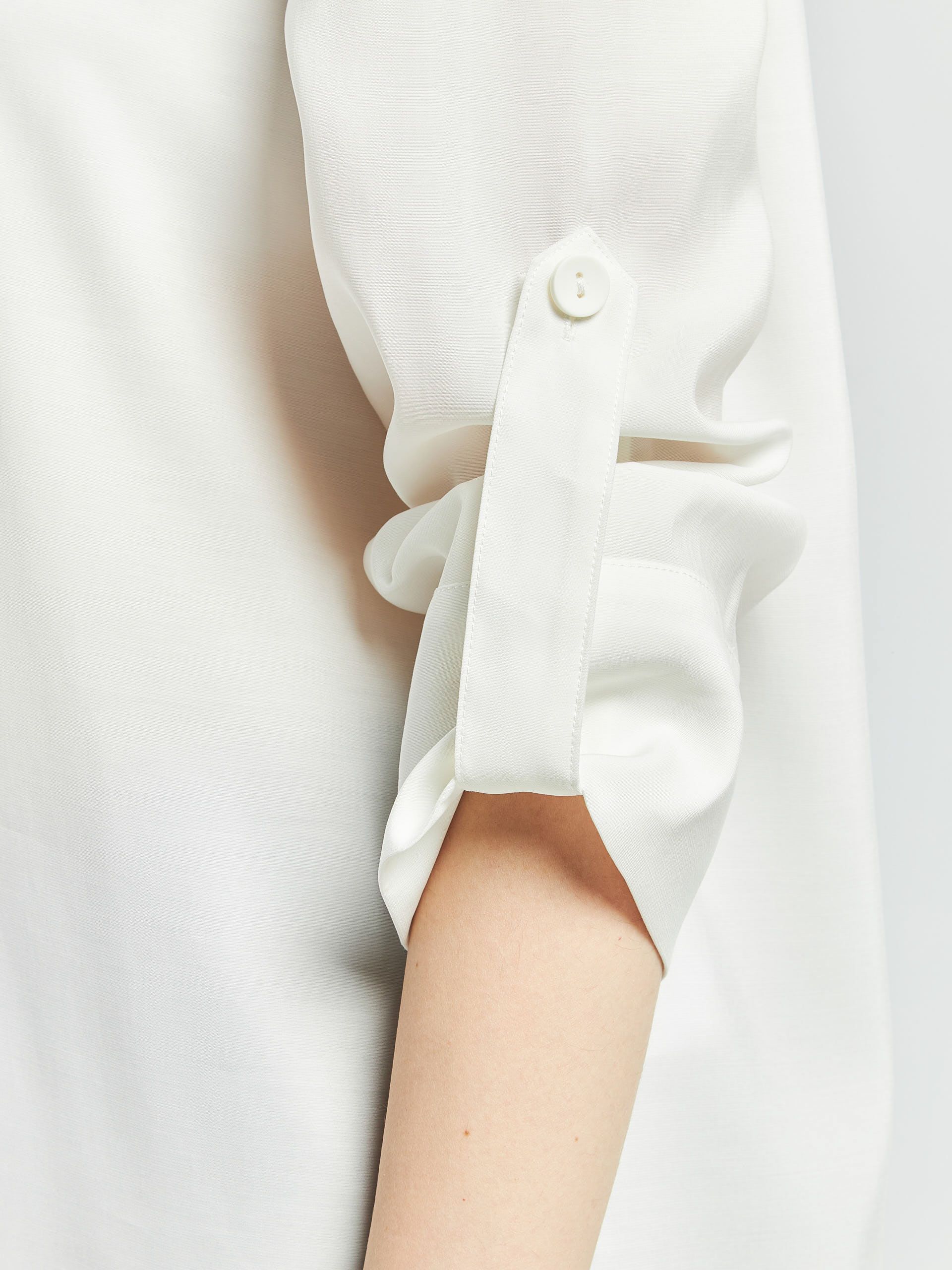 Стильная лёгкая блузка ALTUM из 100% экологичного модала. Изображение 7