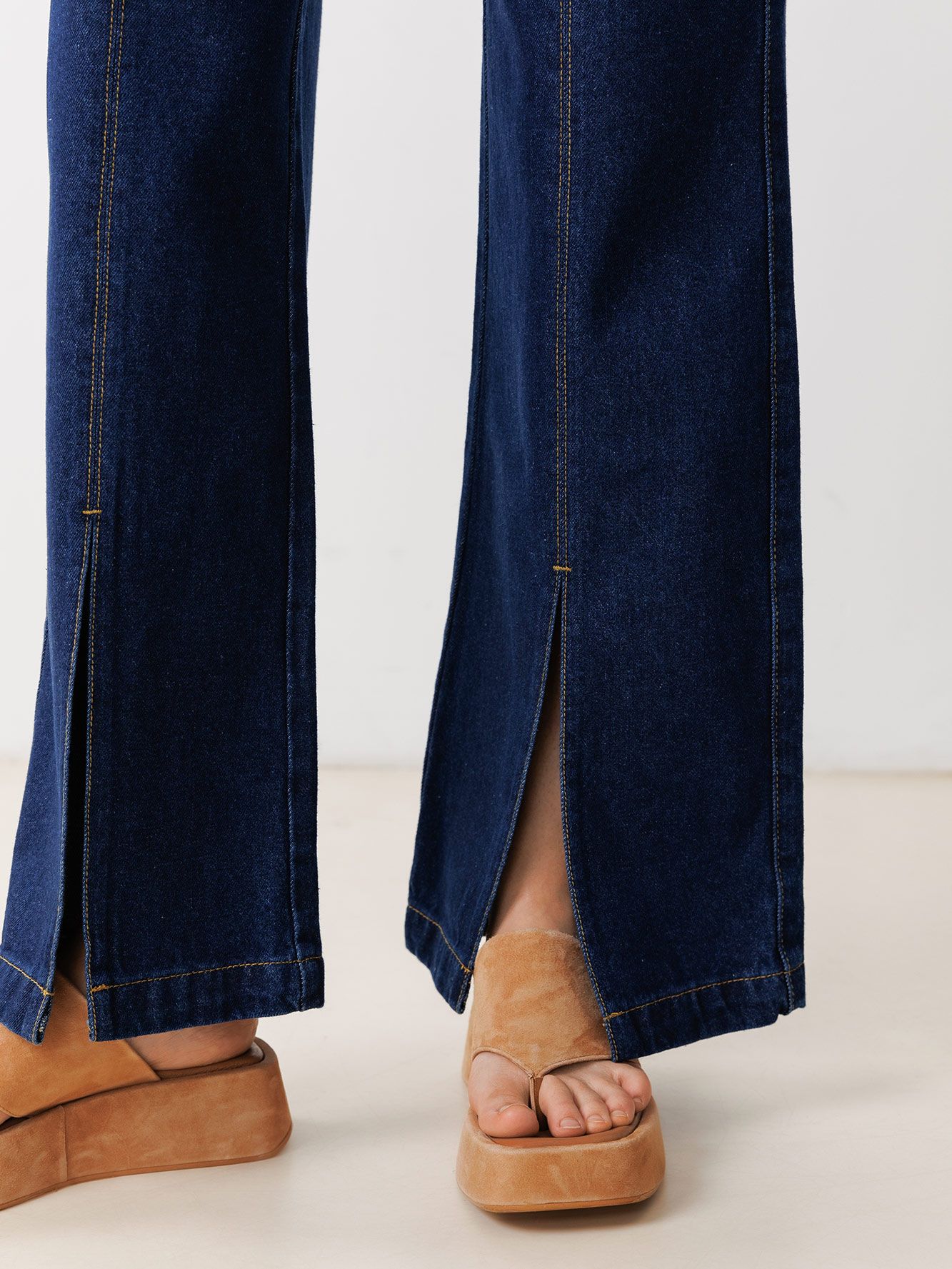 изображение джинсы wide leg with slit
