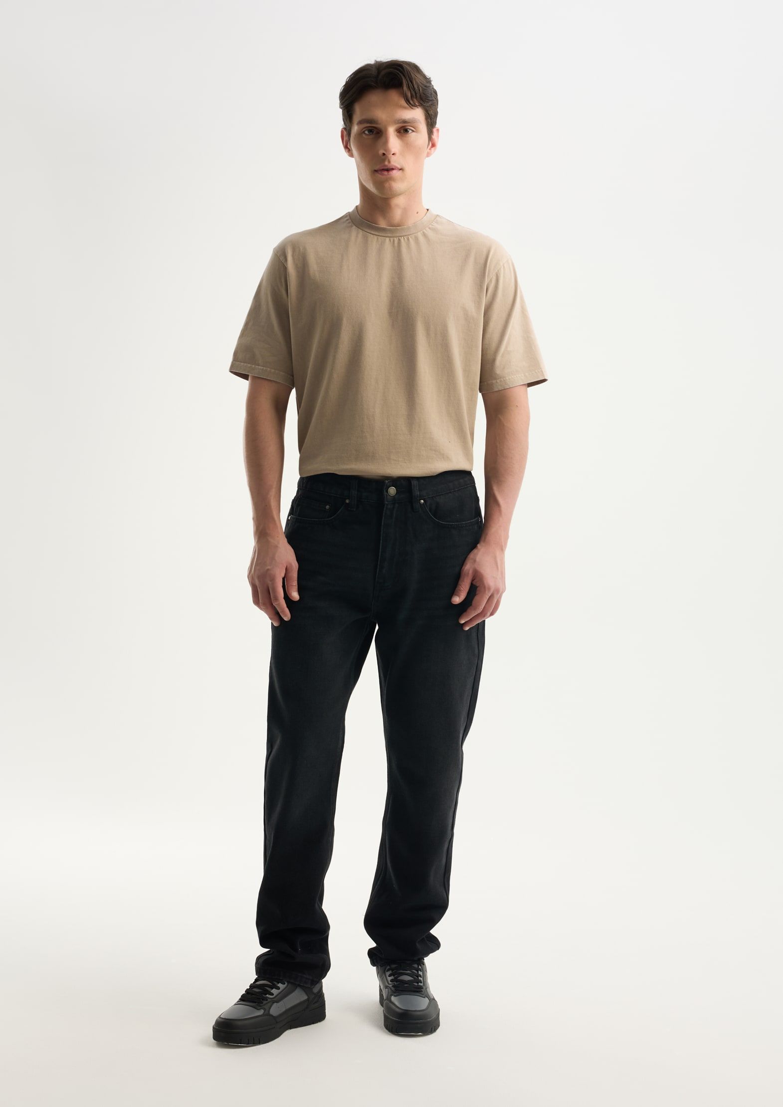 Джинсы tapered fit