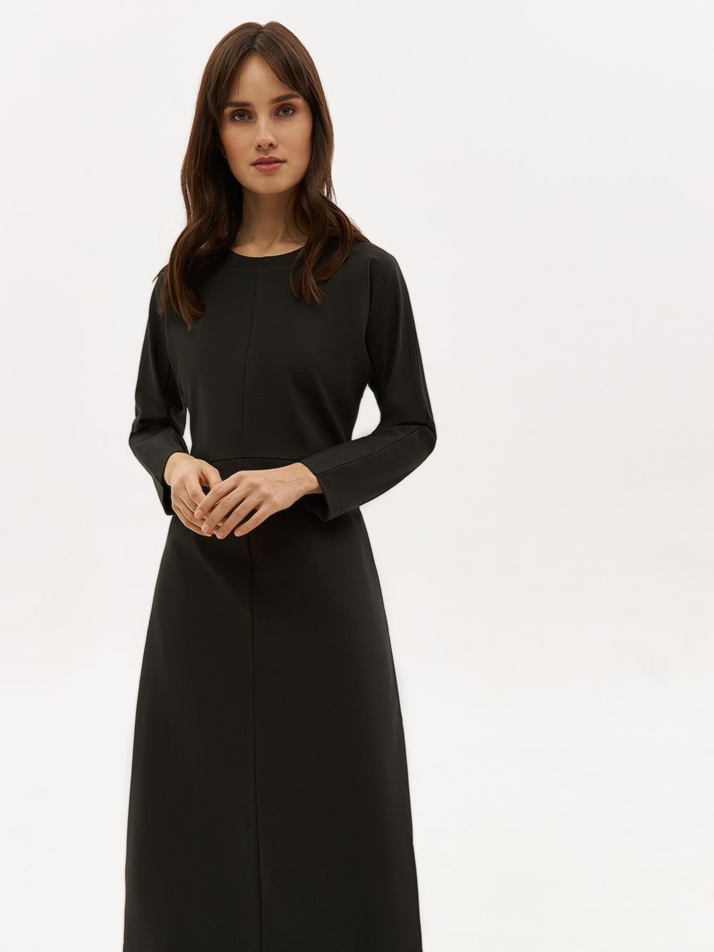 Трикотажное платье PAVO со светоотражающим брендингом. Изображение 2