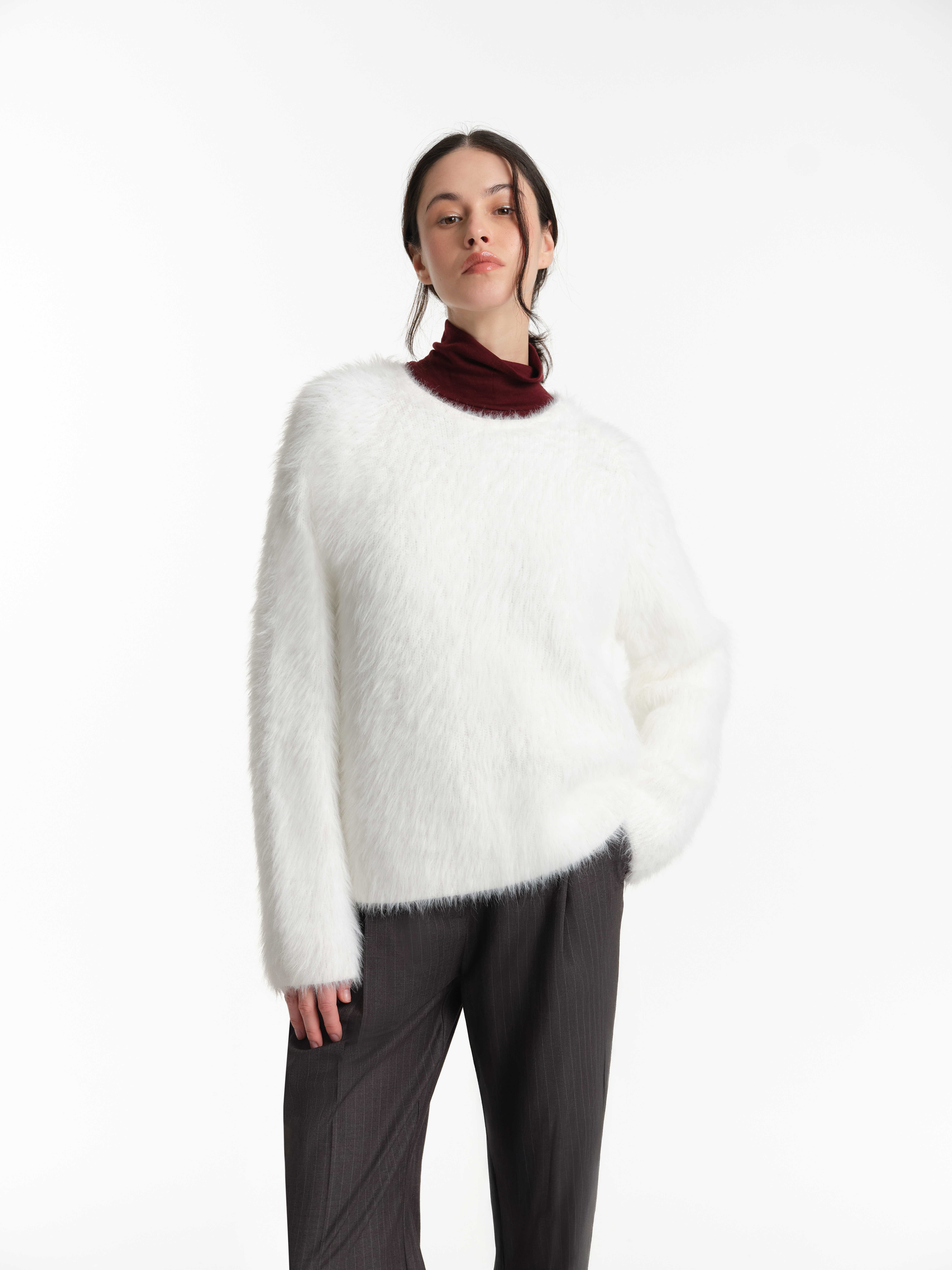 Свитер из пряжи с длинным ворсом, фотография 2