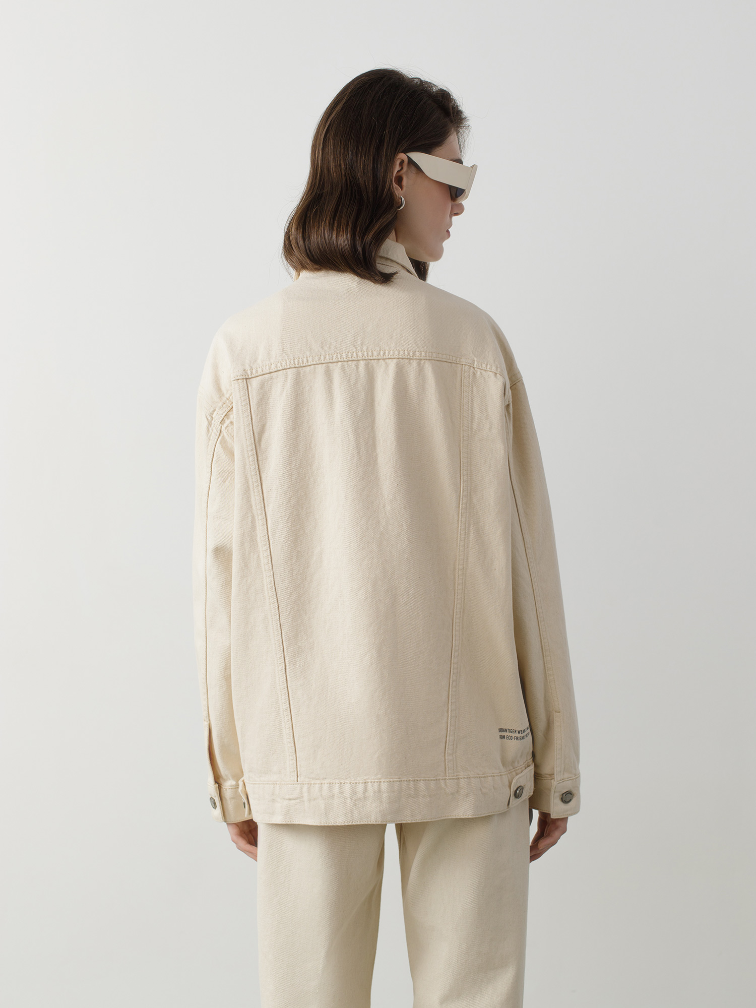 изображение oversize куртка-рубашка из неокрашенного денима