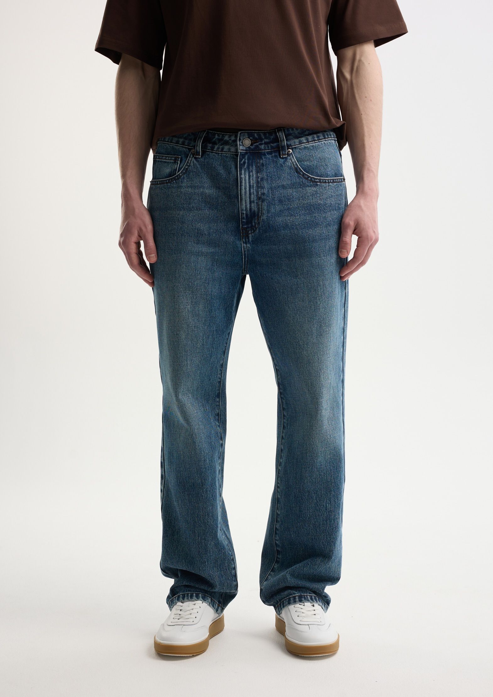 Джинсы straight fit с эффектом стирки