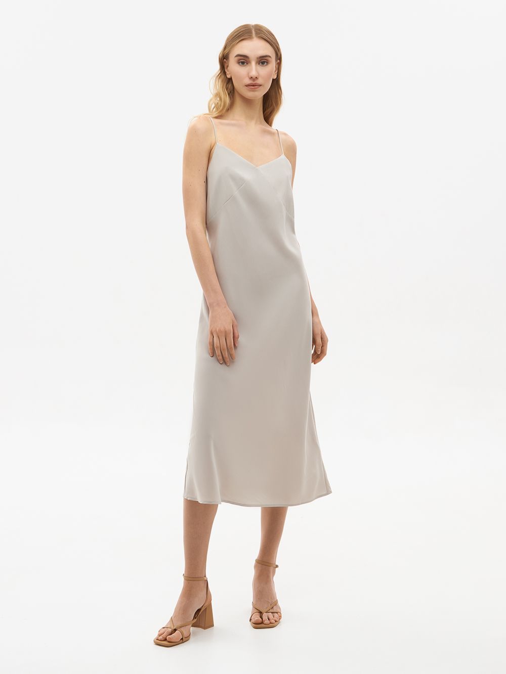 Лёгкое актуальное платье-комбинация ASPEN из экологичного модала. Изображение 2