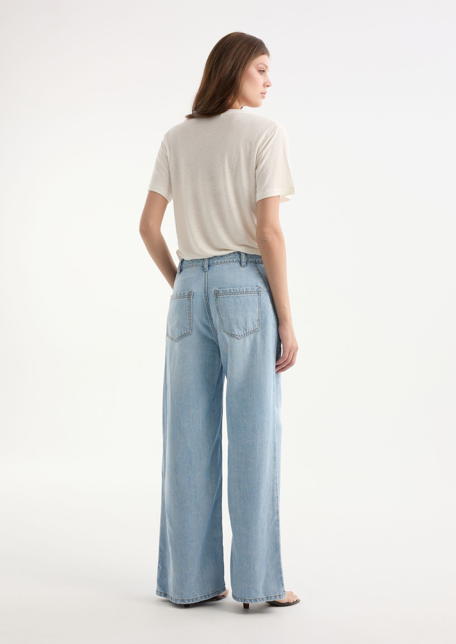 Джинсы wide leg с хлопком и лиоцеллом