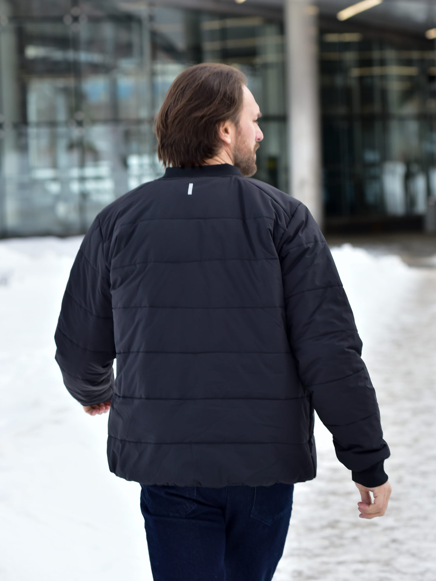 изображение мужская стеганая куртка из переработанного нейлона