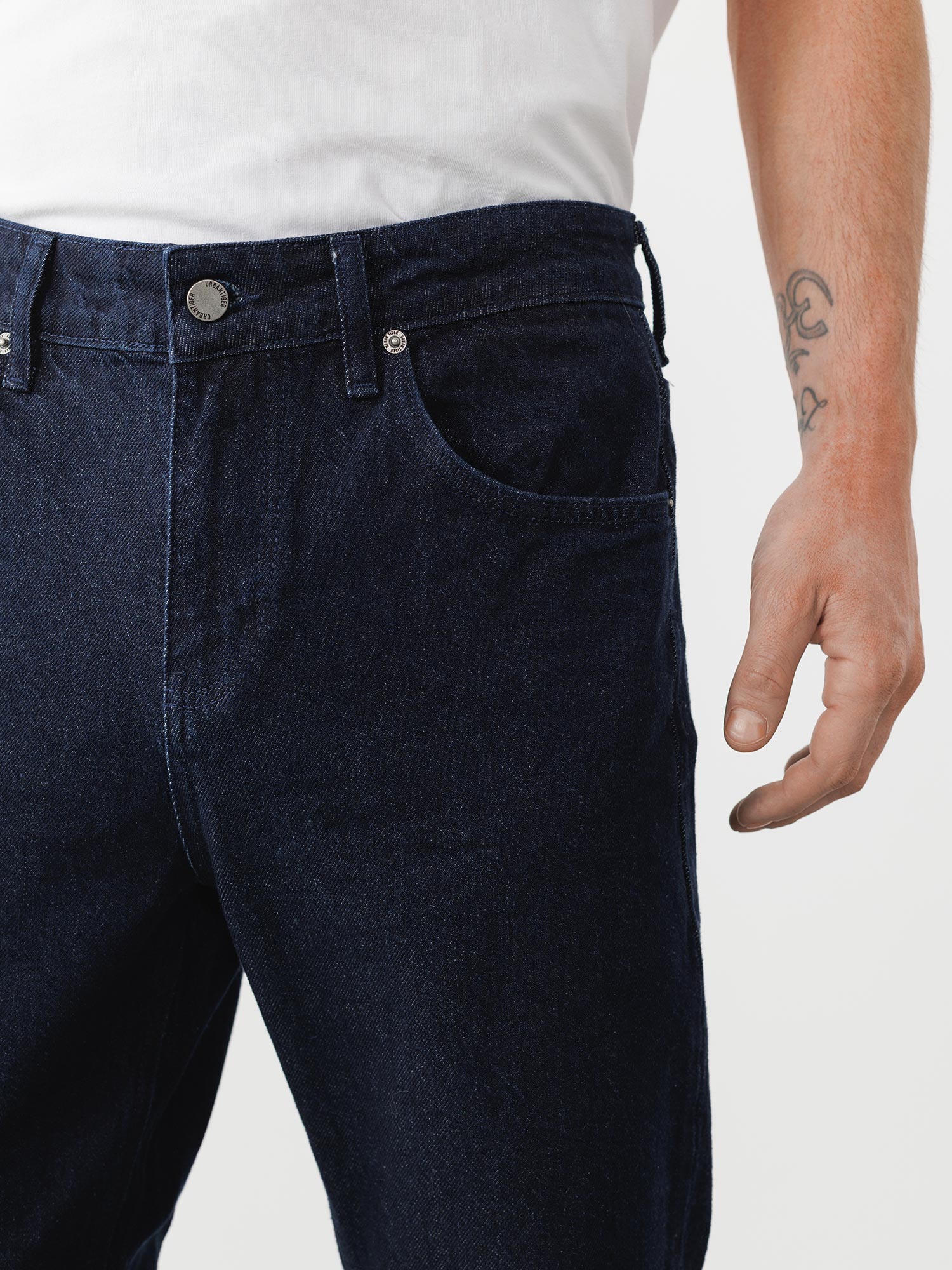 картинка джинсы средней посадки