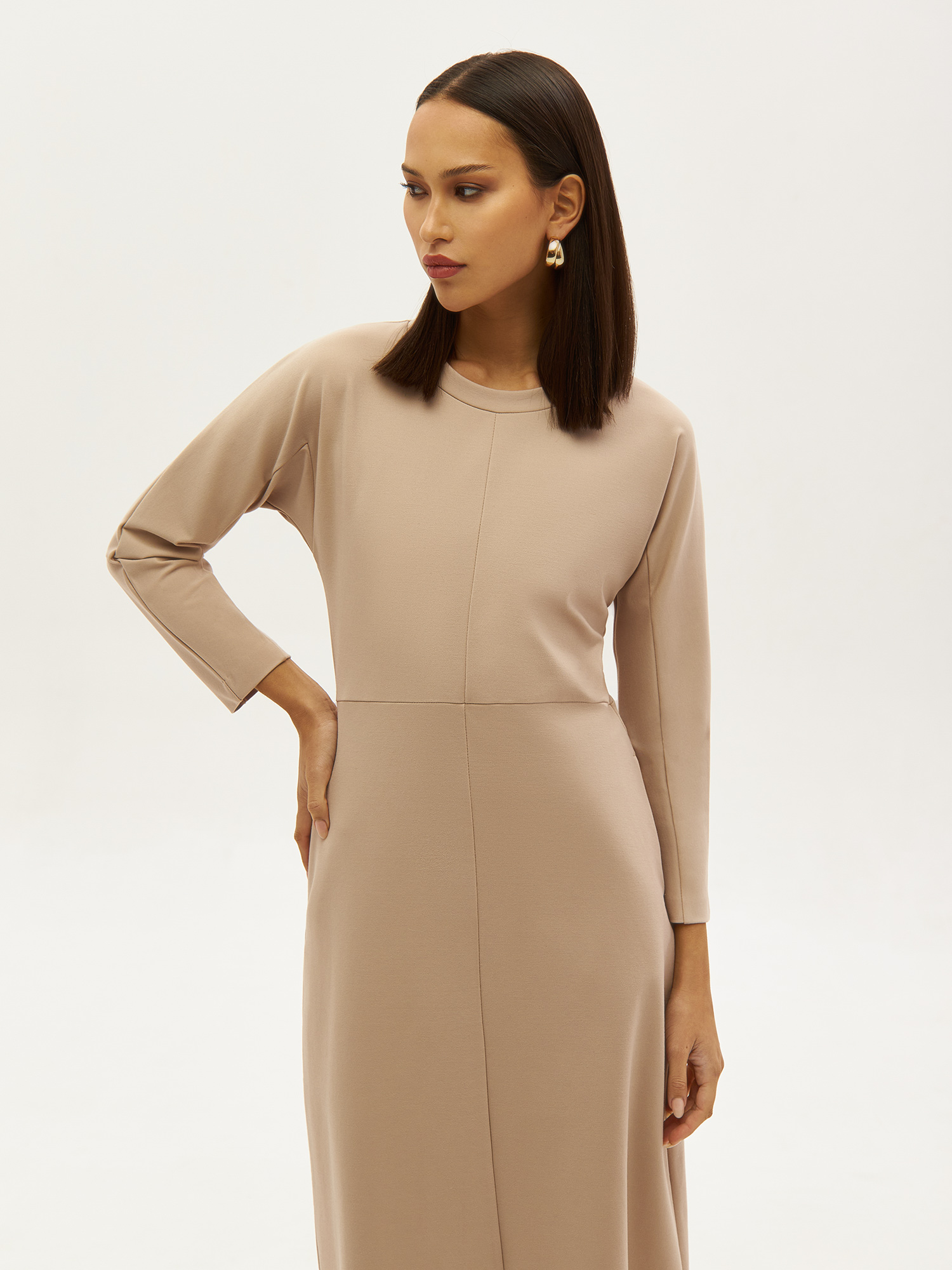Трикотажное платье PAVO со светоотражающим брендингом. Изображение 5