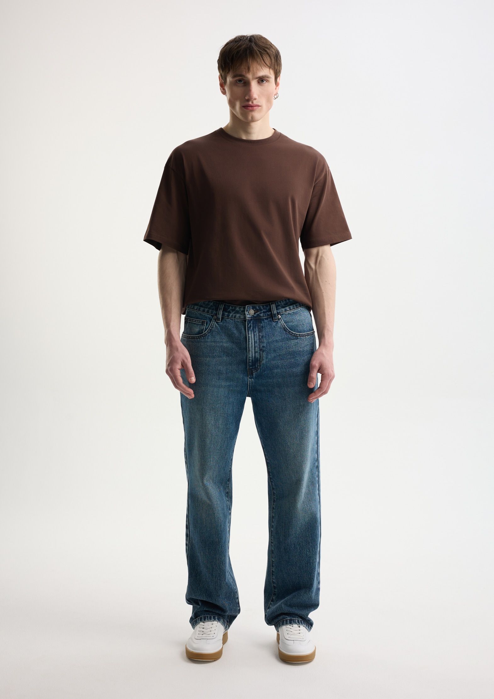 Джинсы straight fit с эффектом стирки