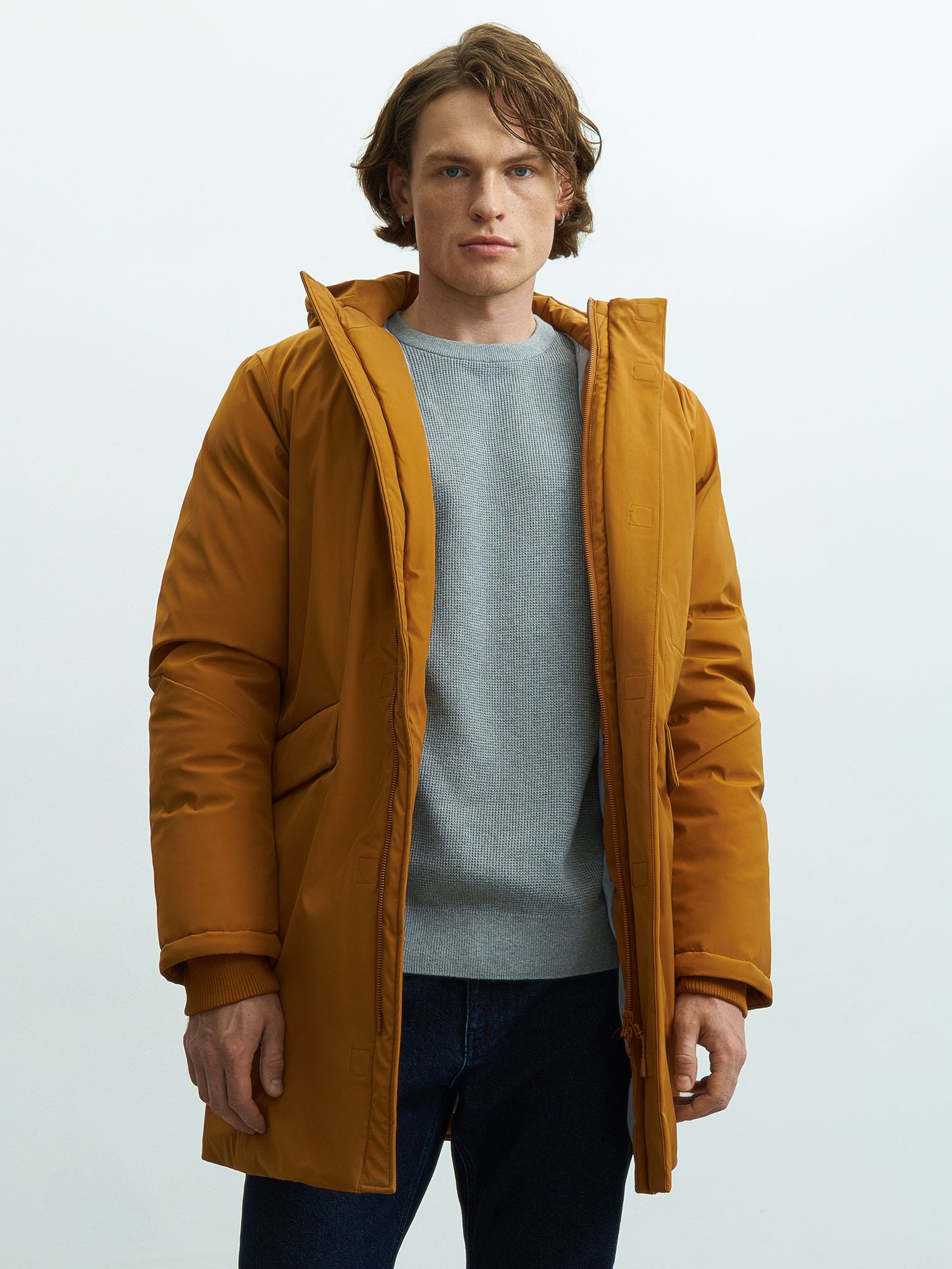 Утепленная мужская куртка из переработанного полиэстера. Изображение 2