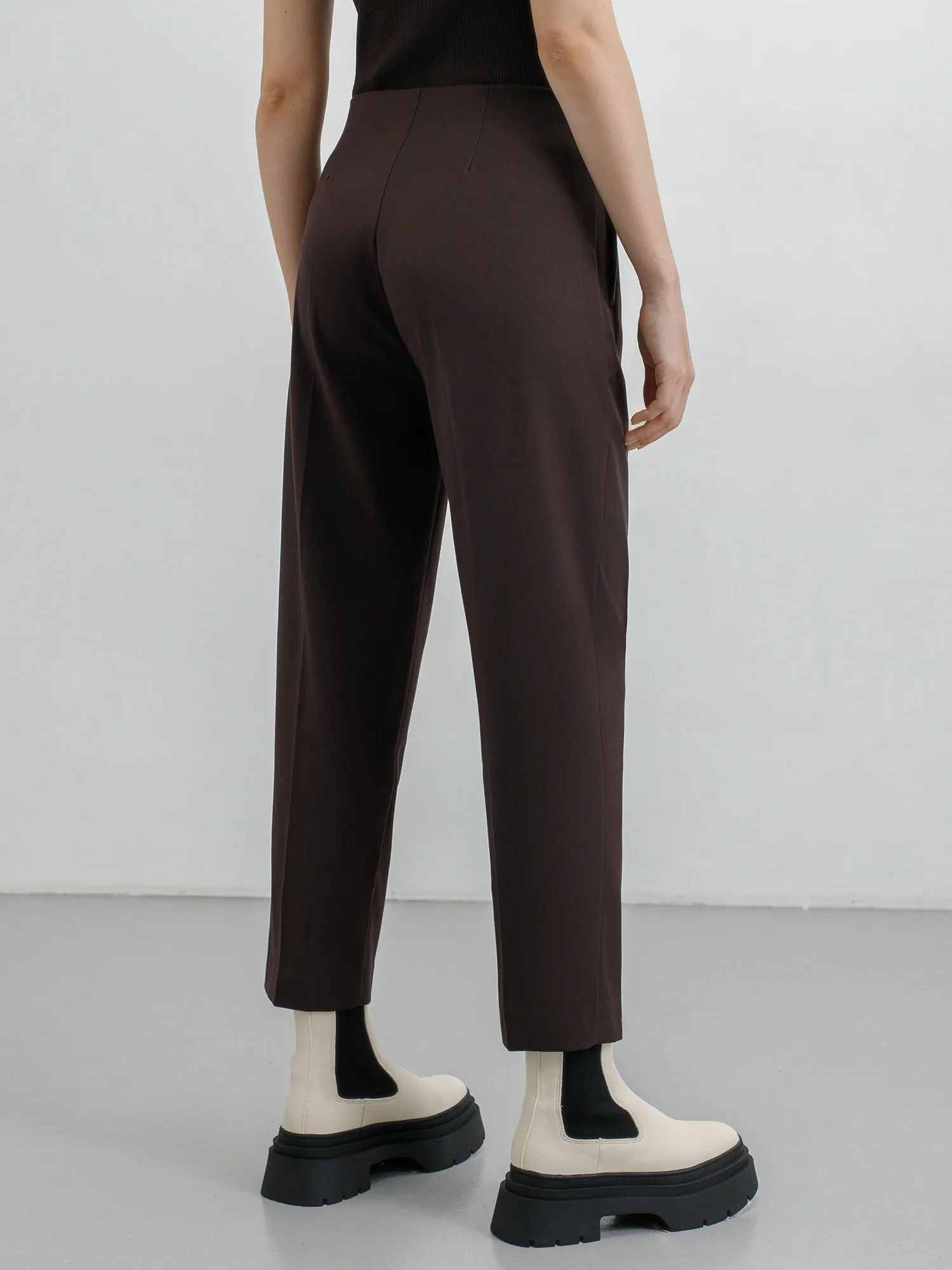 Укороченные брюки из переработанной поливискозы – купить винтернет-магазине UrbanTiger