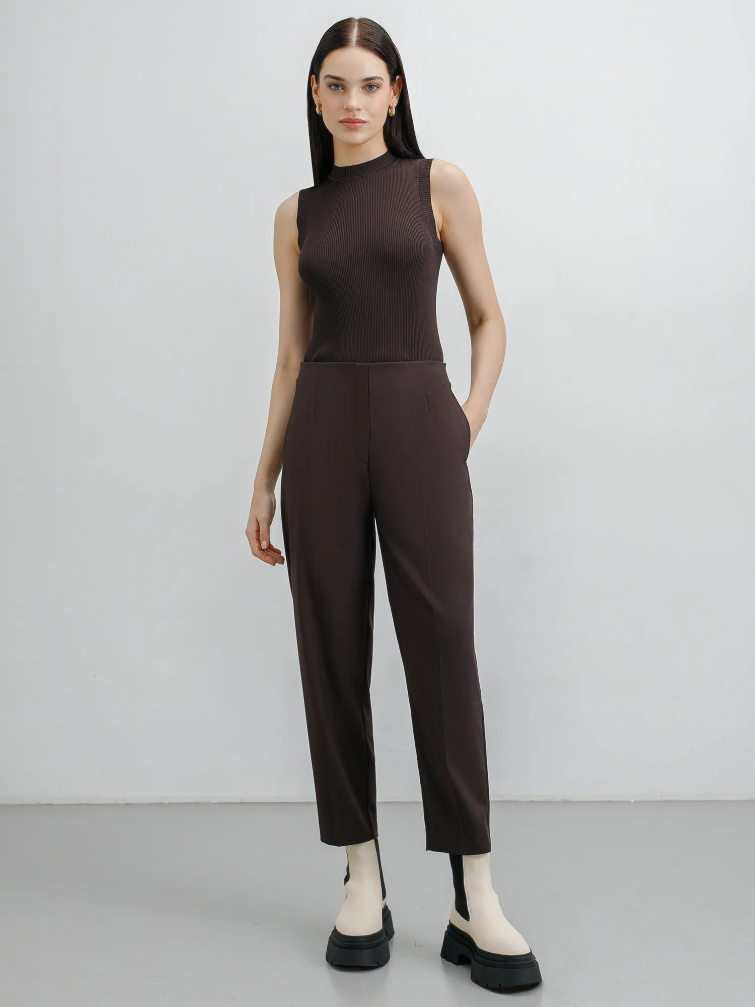 Укороченные брюки из переработанной поливискозы – купить винтернет-магазине UrbanTiger