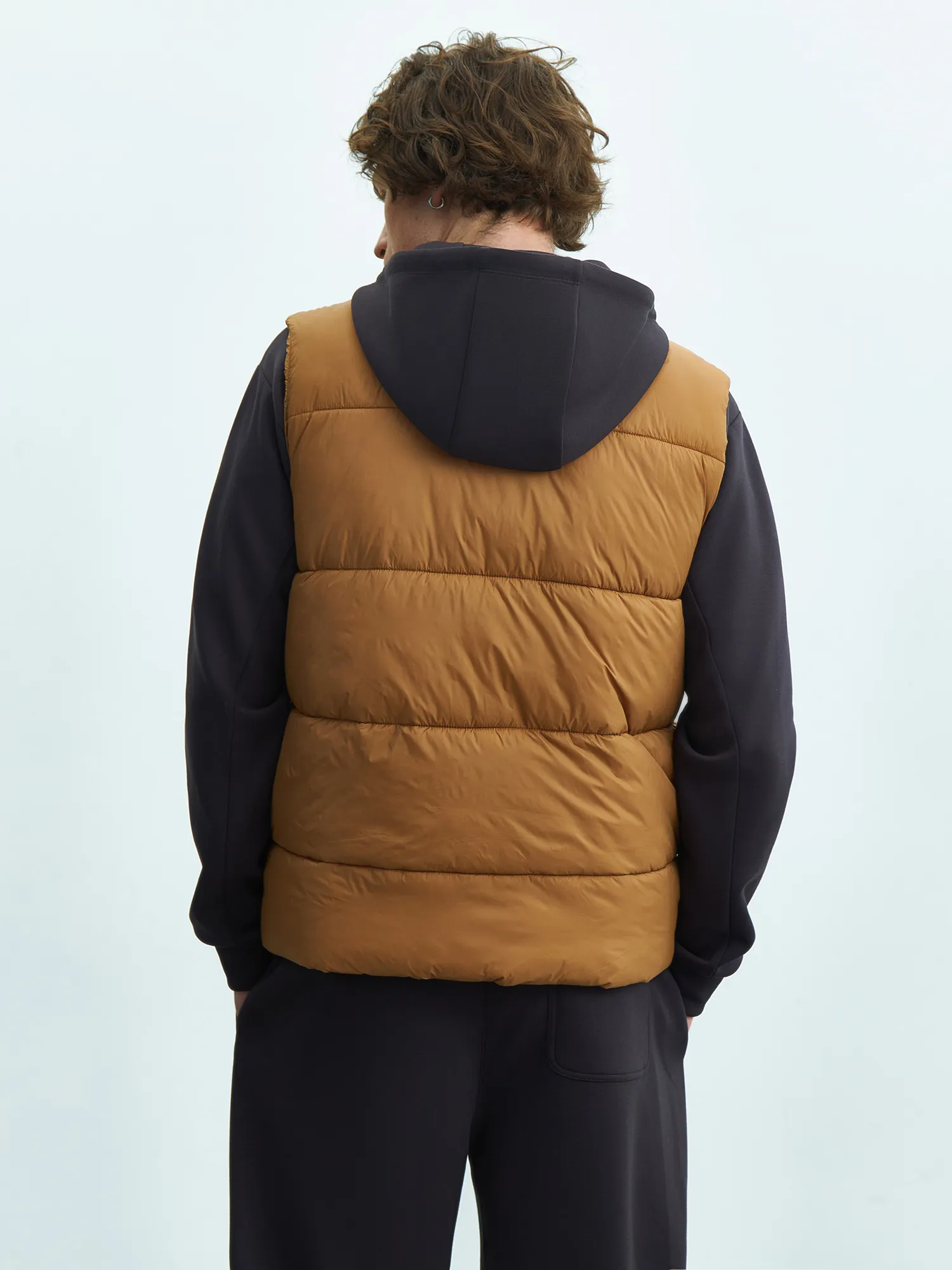 картинка утепленный мужской жилет soft nylon