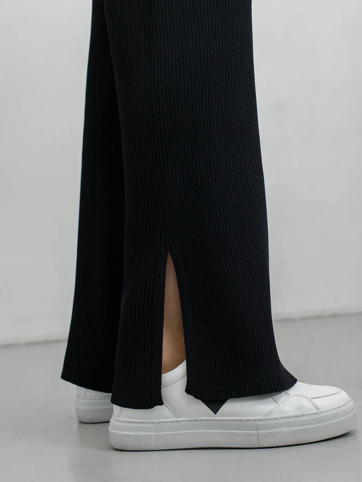 изображение брюки с разрезами twisted nylon